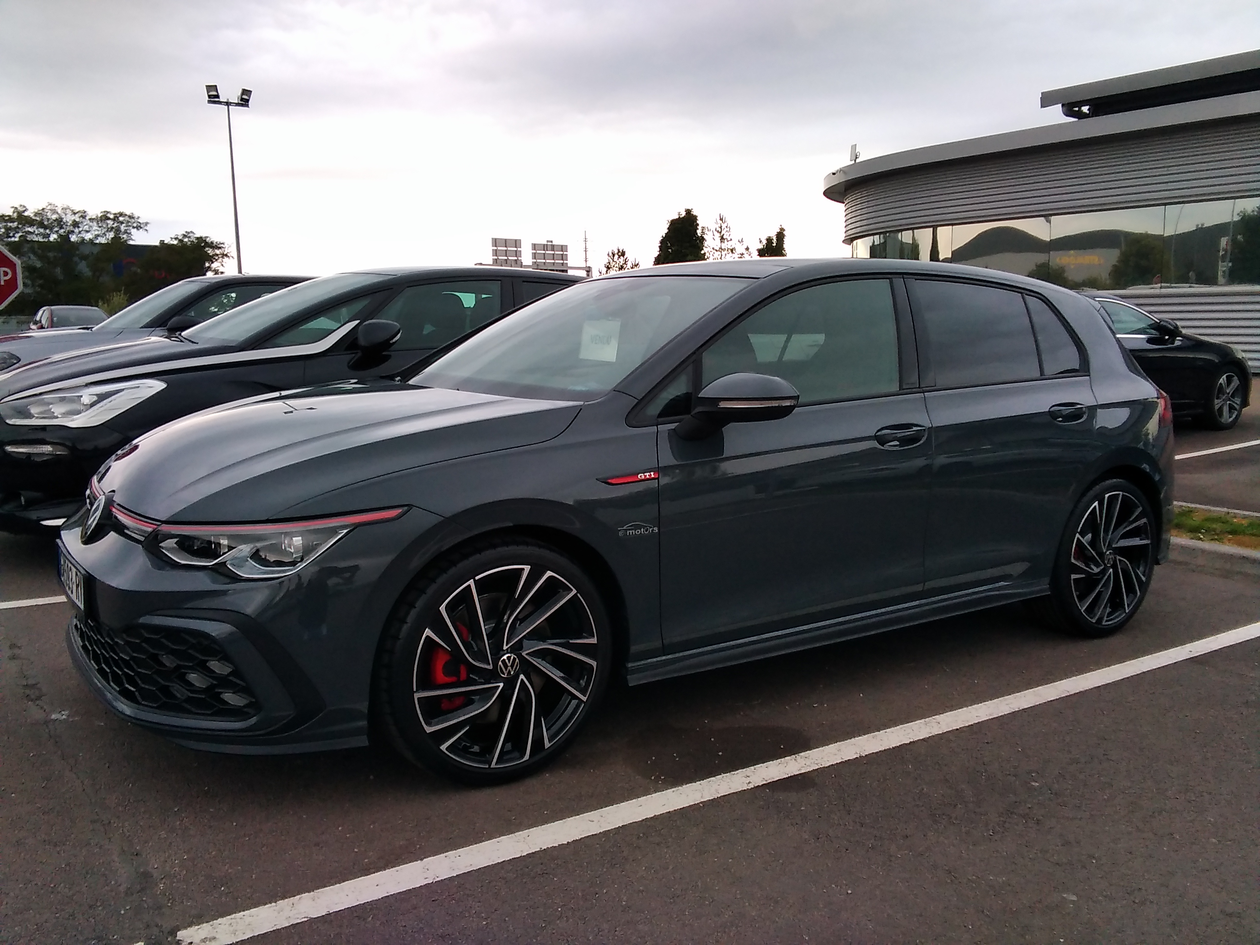 Avis-mandataire-auto-Emotors-Volkswagen-Golf-Gti-sur-quip-e-tsi-245-dsg7.