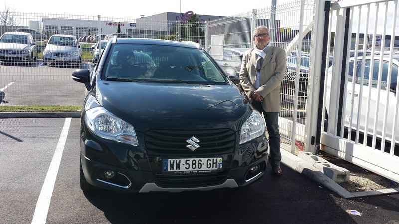 Avis-mandataire-auto-Emotors--Suzuki-sx4-s-cross-privil-ge-ddis-120-4x4-plus-navi-.