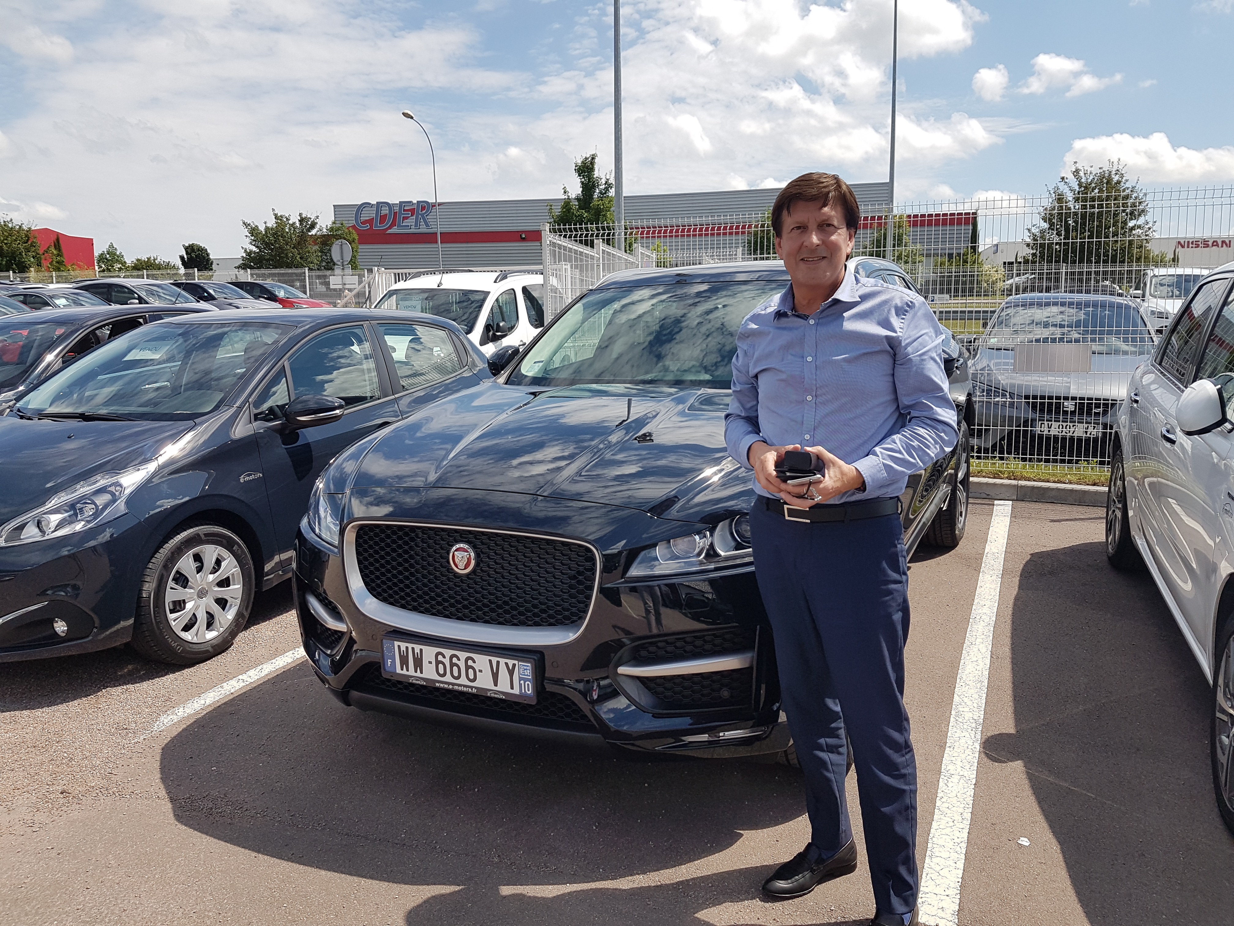 Avis-mandataire-auto-Emotors-Jaguar-F-pace-R-sport-d-240-awd-bva8.