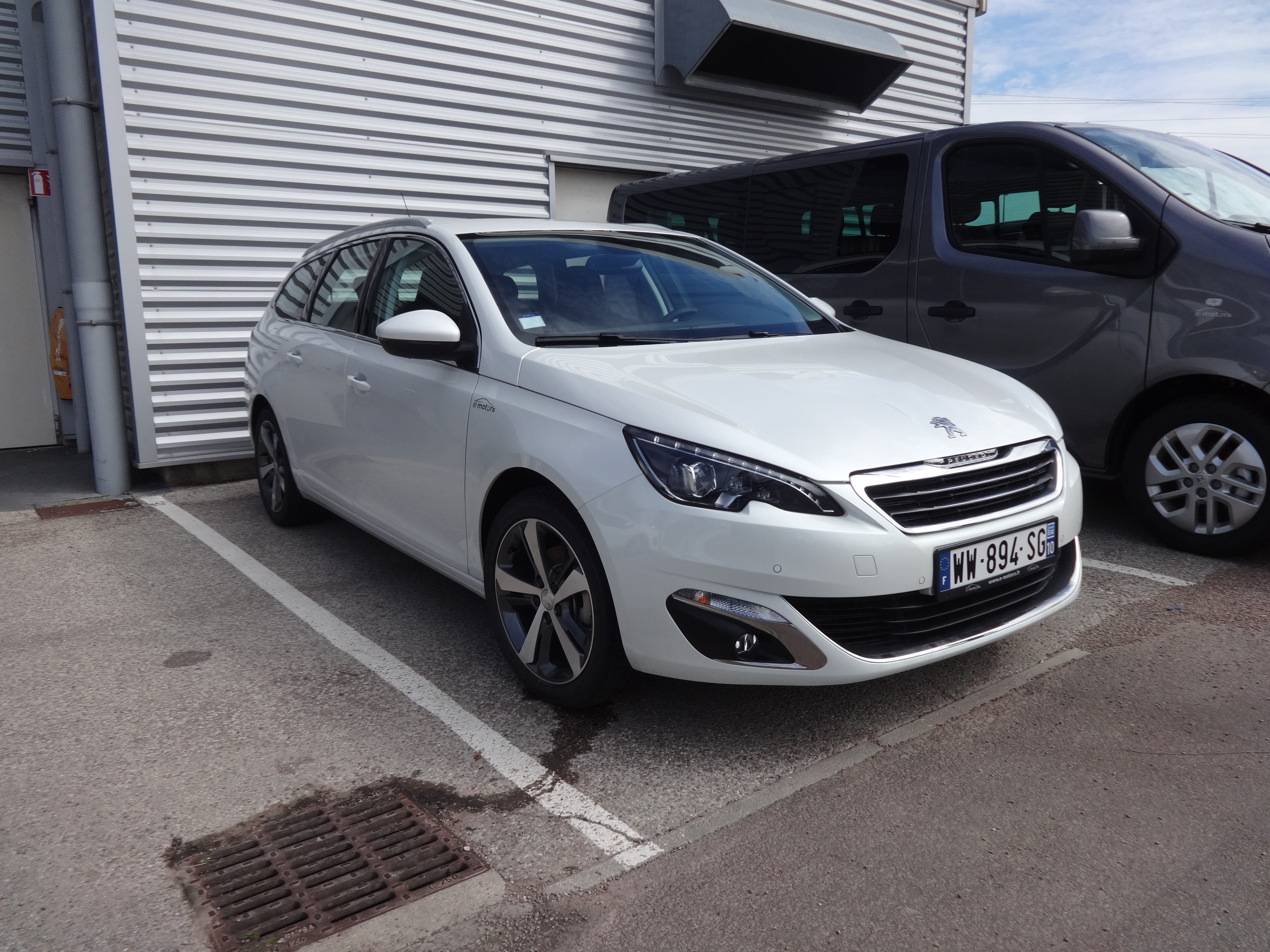 Avis-mandataire-auto-Emotors-Peugeot-308-sw-Allure-puretech-130-plus-jantes-17.