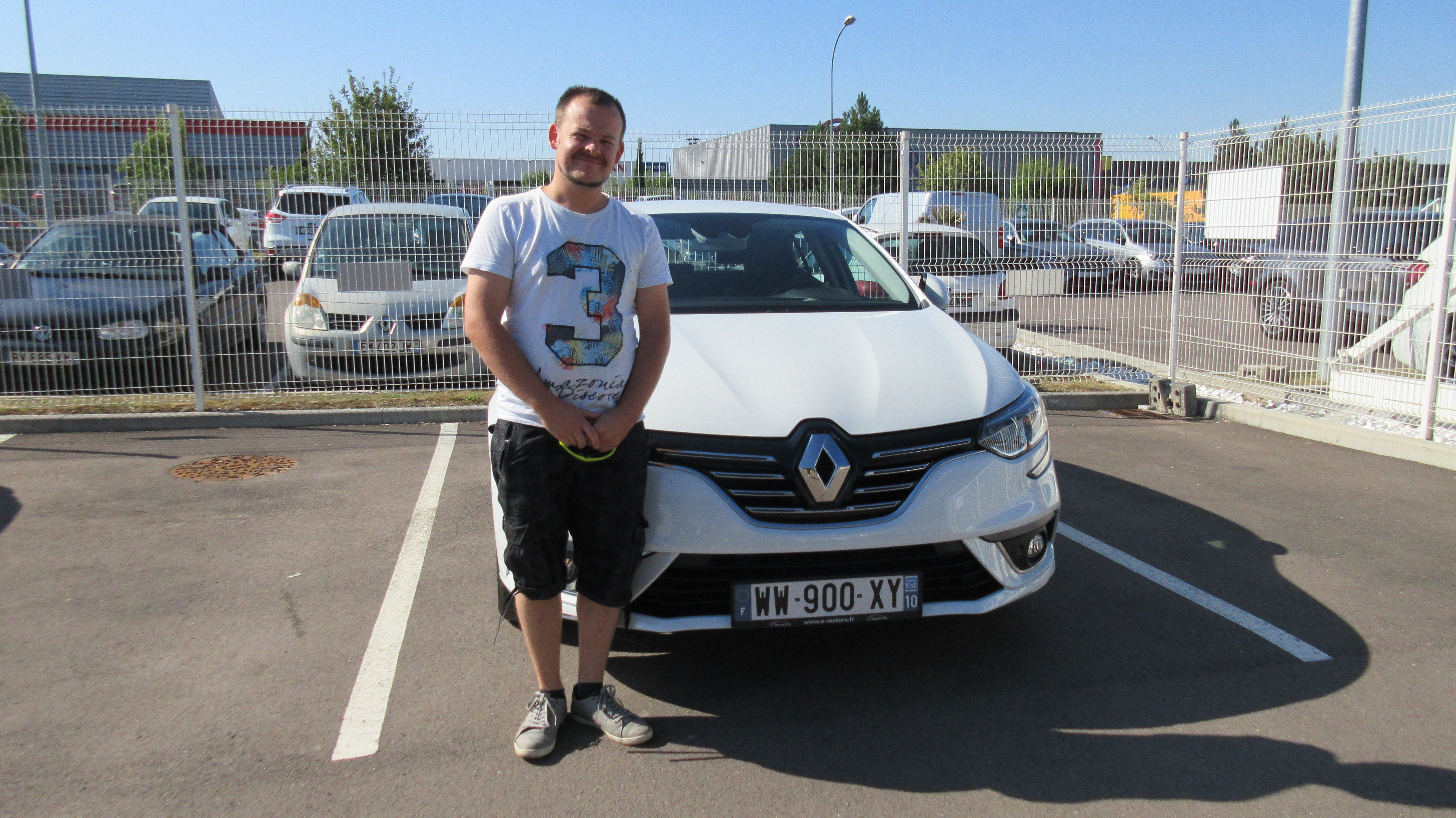 Avis-mandataire-auto-Emotors-Renault-Megane-iv-berline-M-gane-iv-berline-intens-dci-110-energy-edc-plus-park-assist.