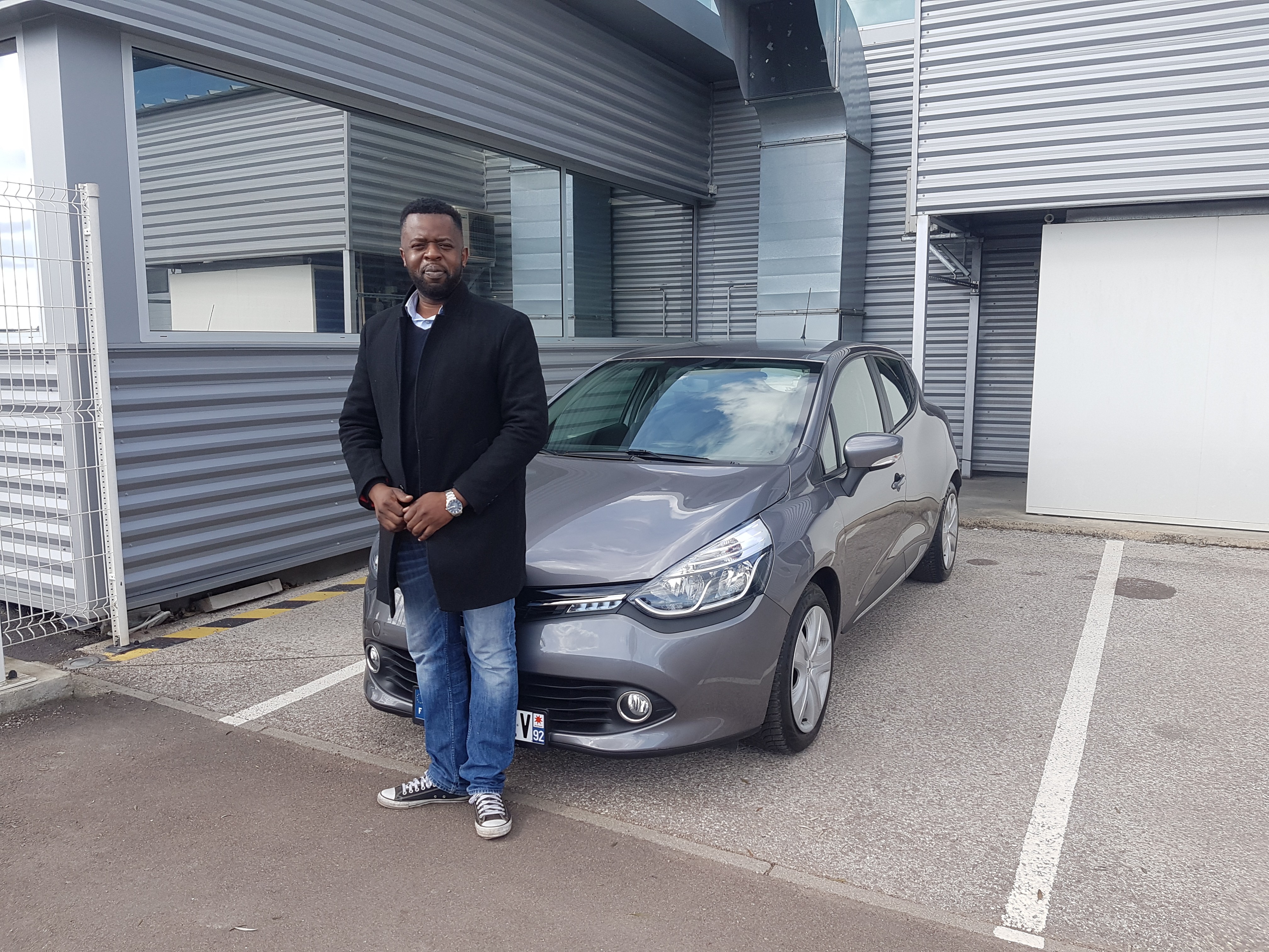 Avis-mandataire-auto-Emotors-Renault-Clio-Iv-zen-dci-90-plus-gps.