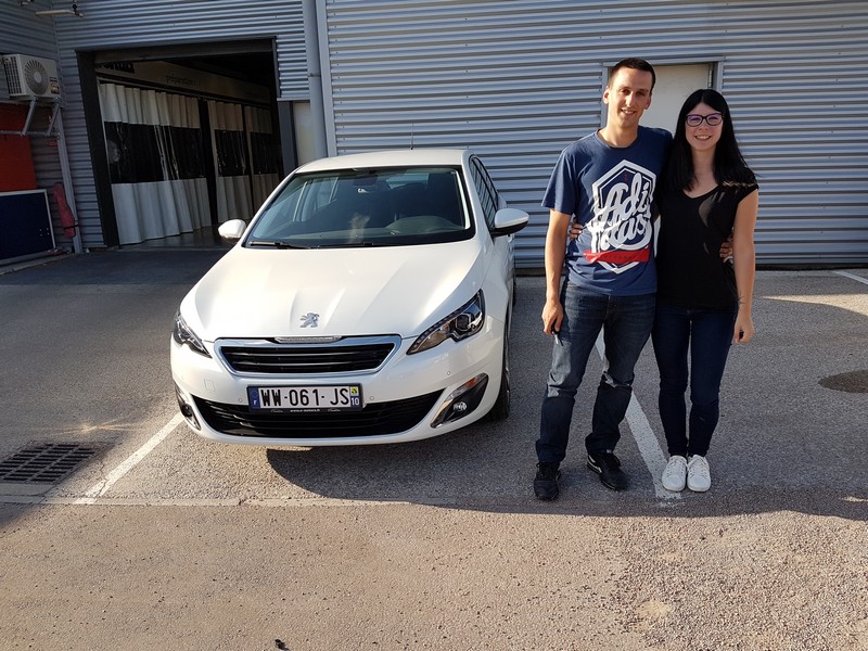 Avis-mandataire-auto-Emotors-Peugeot-308-Allure-puretech-130-plus-cam-ra-de-recul.