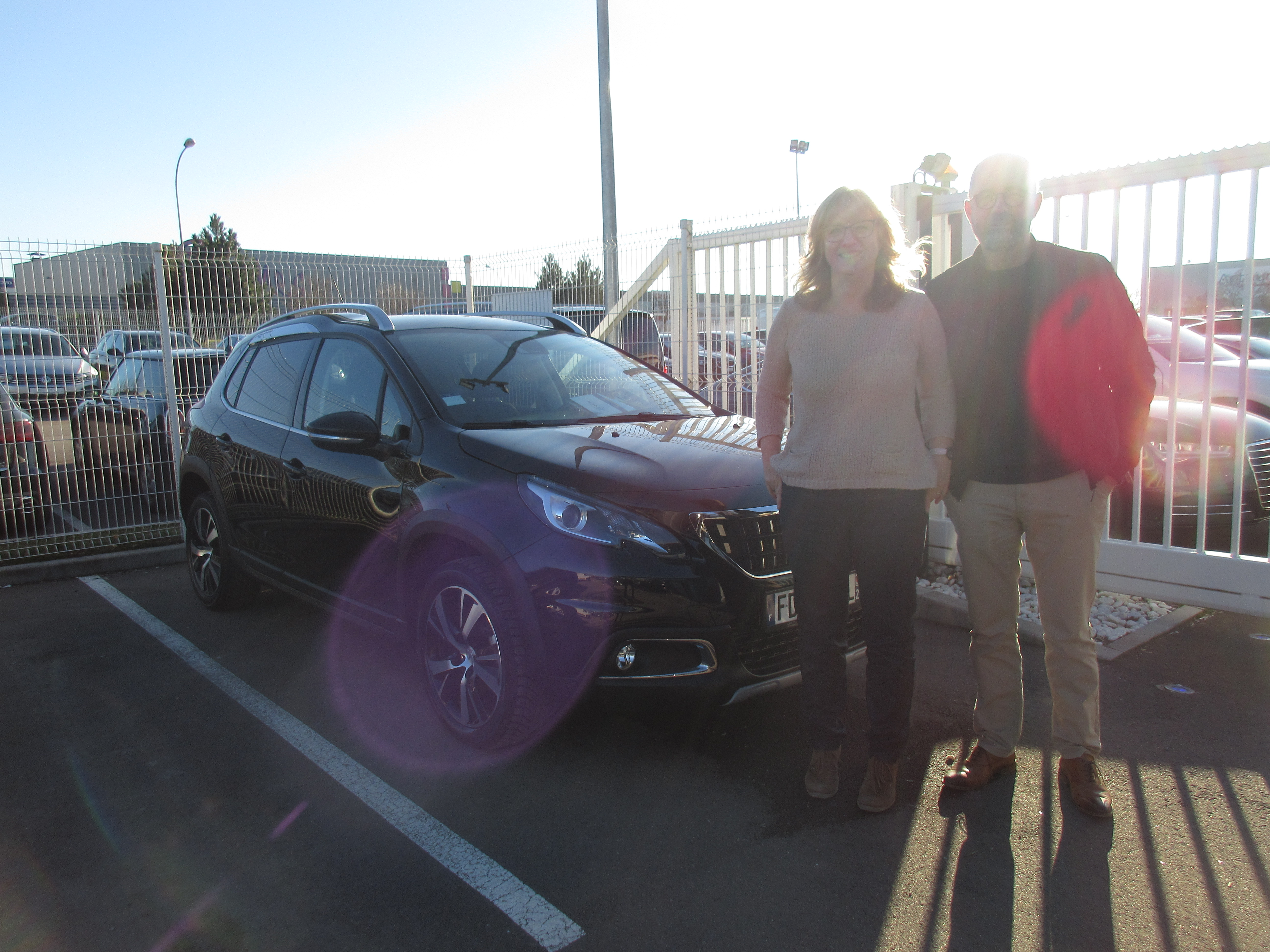 Avis-mandataire-auto-Emotors-Peugeot-2008-Allure-bluehdi-100-plus-jantes-alliage-17-cam-ra.