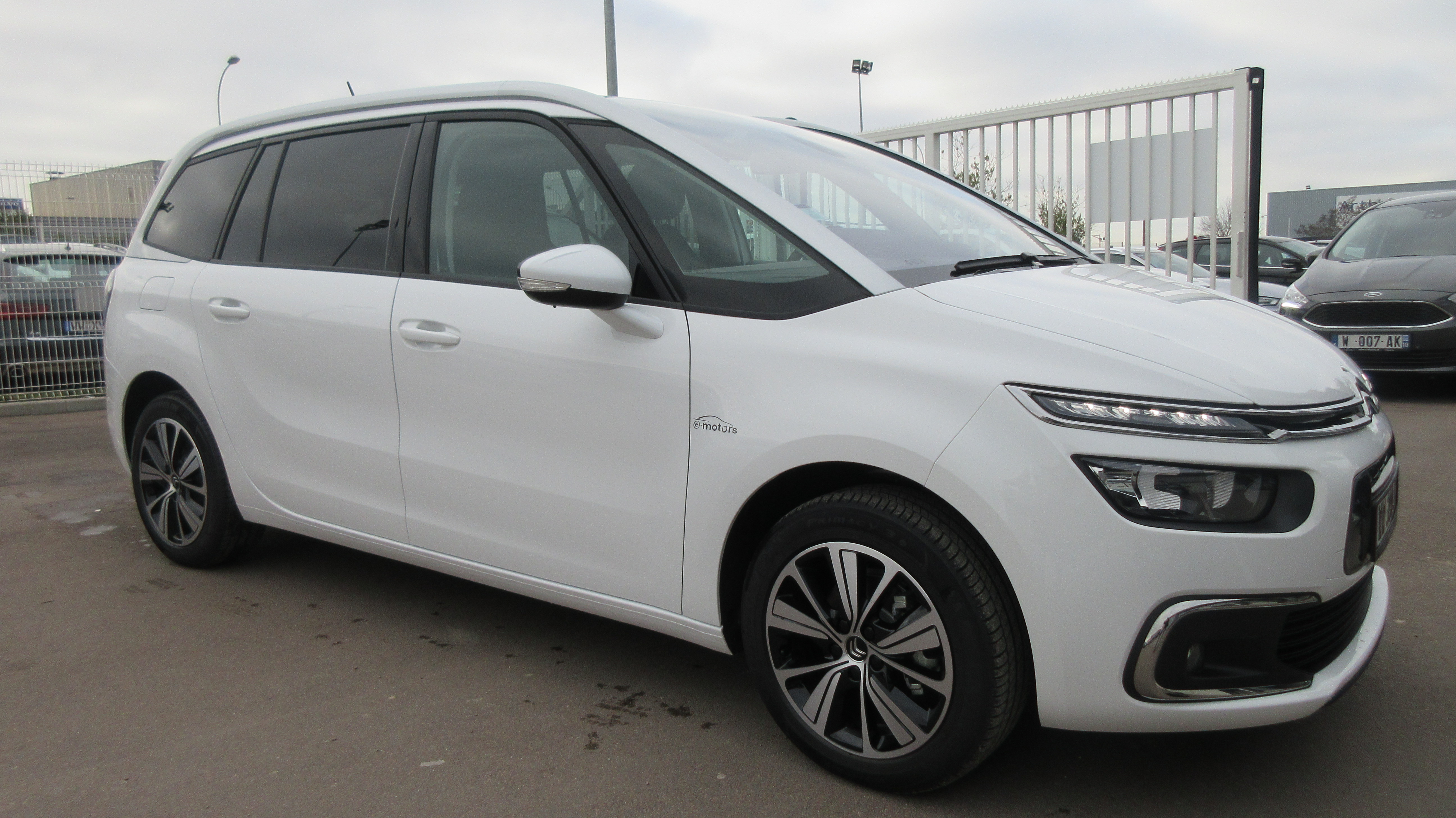 Avis-mandataire-auto-Emotors-Citroen-Grand-c4-spacetourer-Feel-bluehdi-130-s-s.