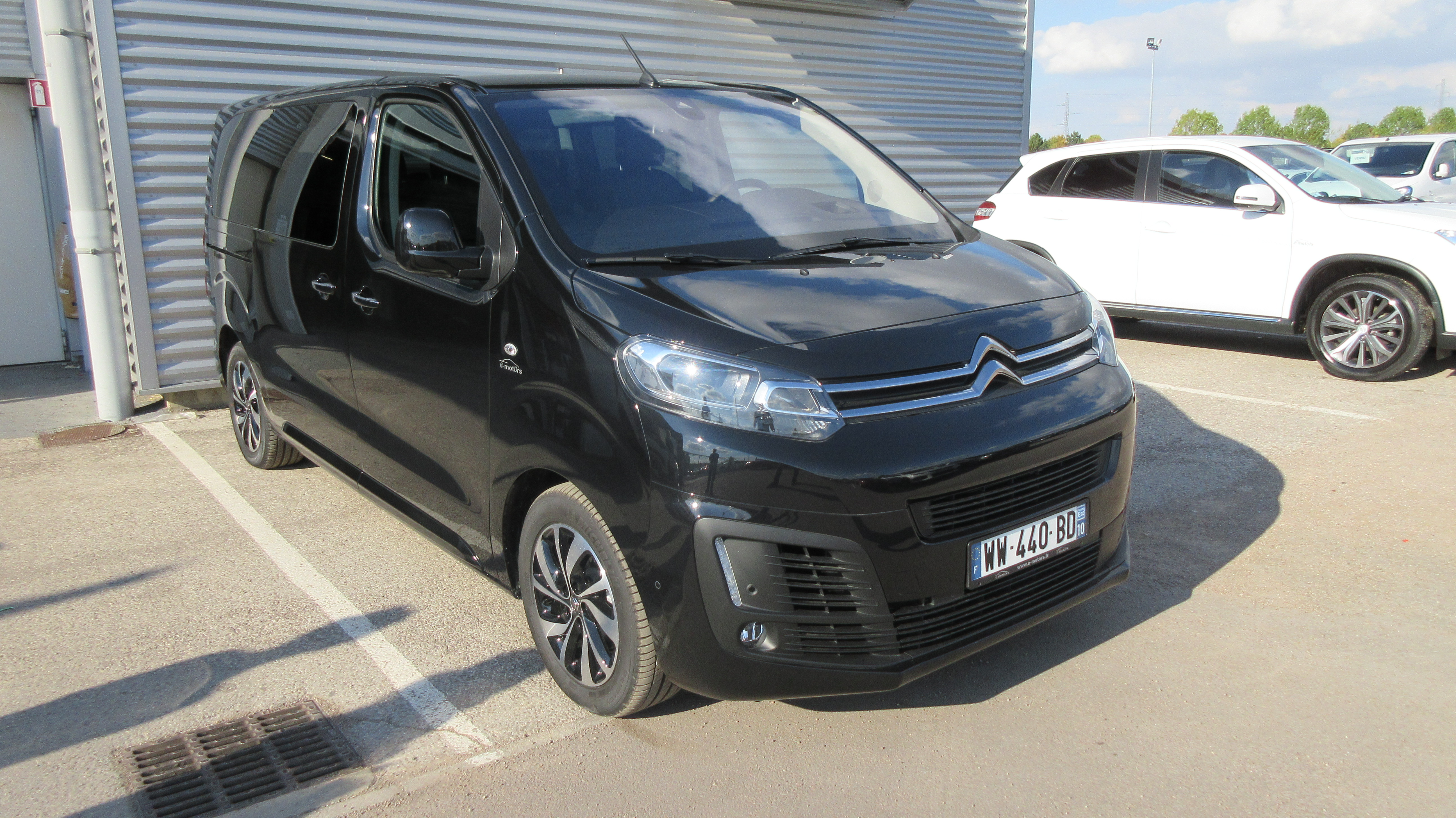 Avis-mandataire-auto-Emotors-Citroen-Spacetourer-M-shine-bluehdi-150-s-s.