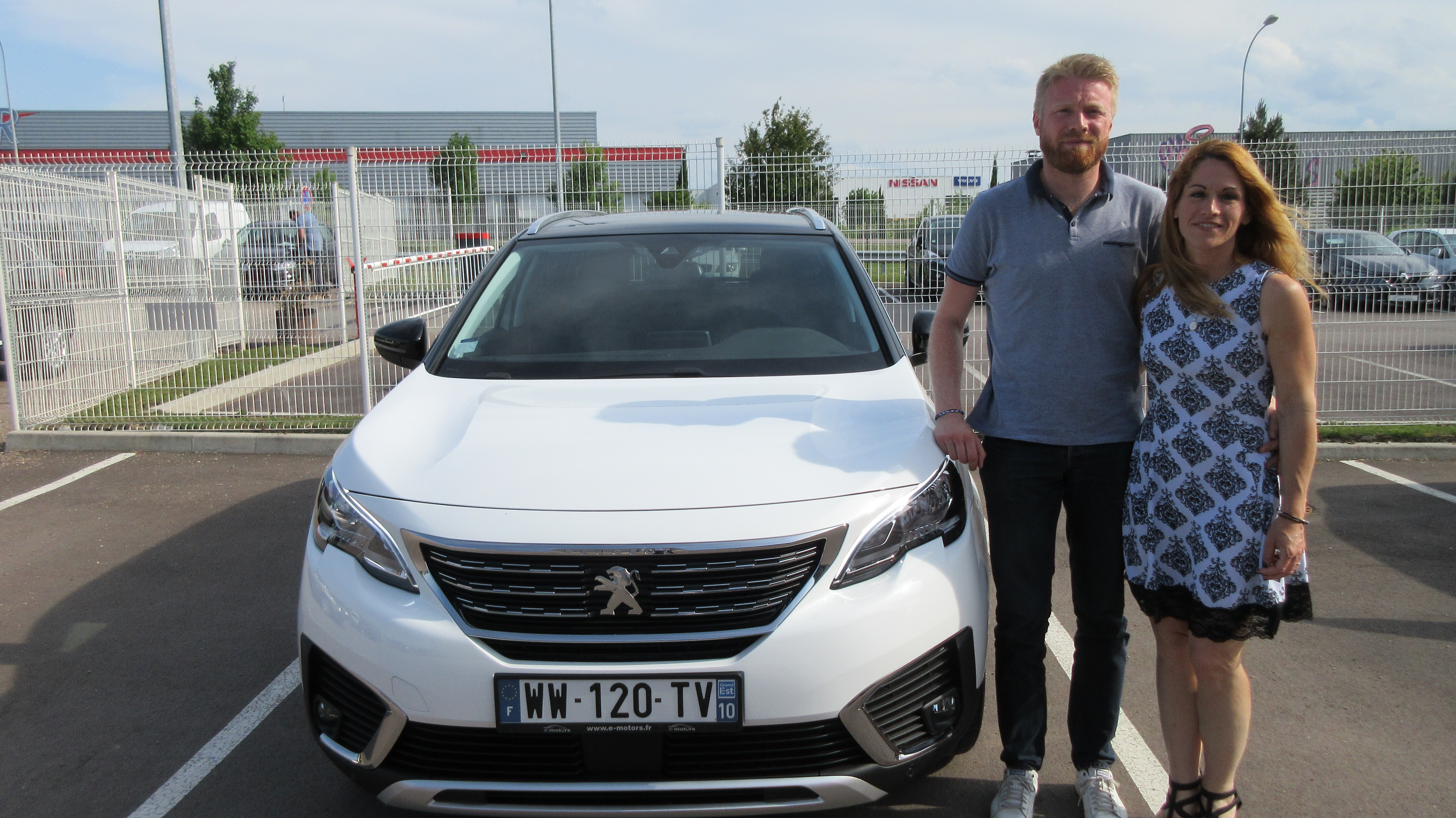 Avis-mandataire-auto-Emotors-Peugeot-5008-Allure-puretech-130-s-s.