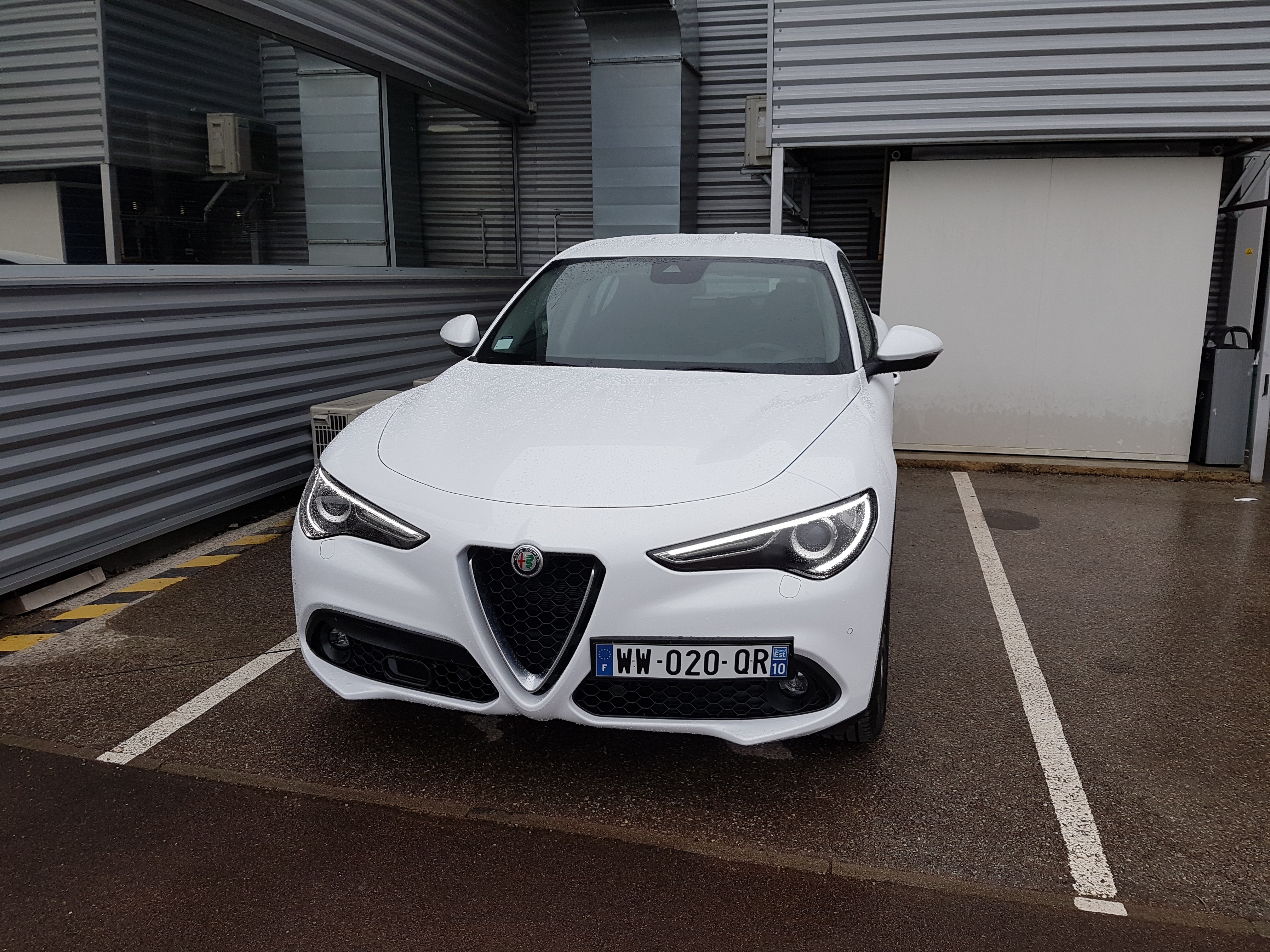 Avis-mandataire-auto-Emotors-Alfa romeo-Stelvio-Super-jtdm-180-at8-4x2.