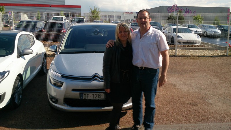 Avis-mandataire-auto-Emotors--Citroen-c4-picasso-nouveau-intensive-hdi-150cv-neuf-.