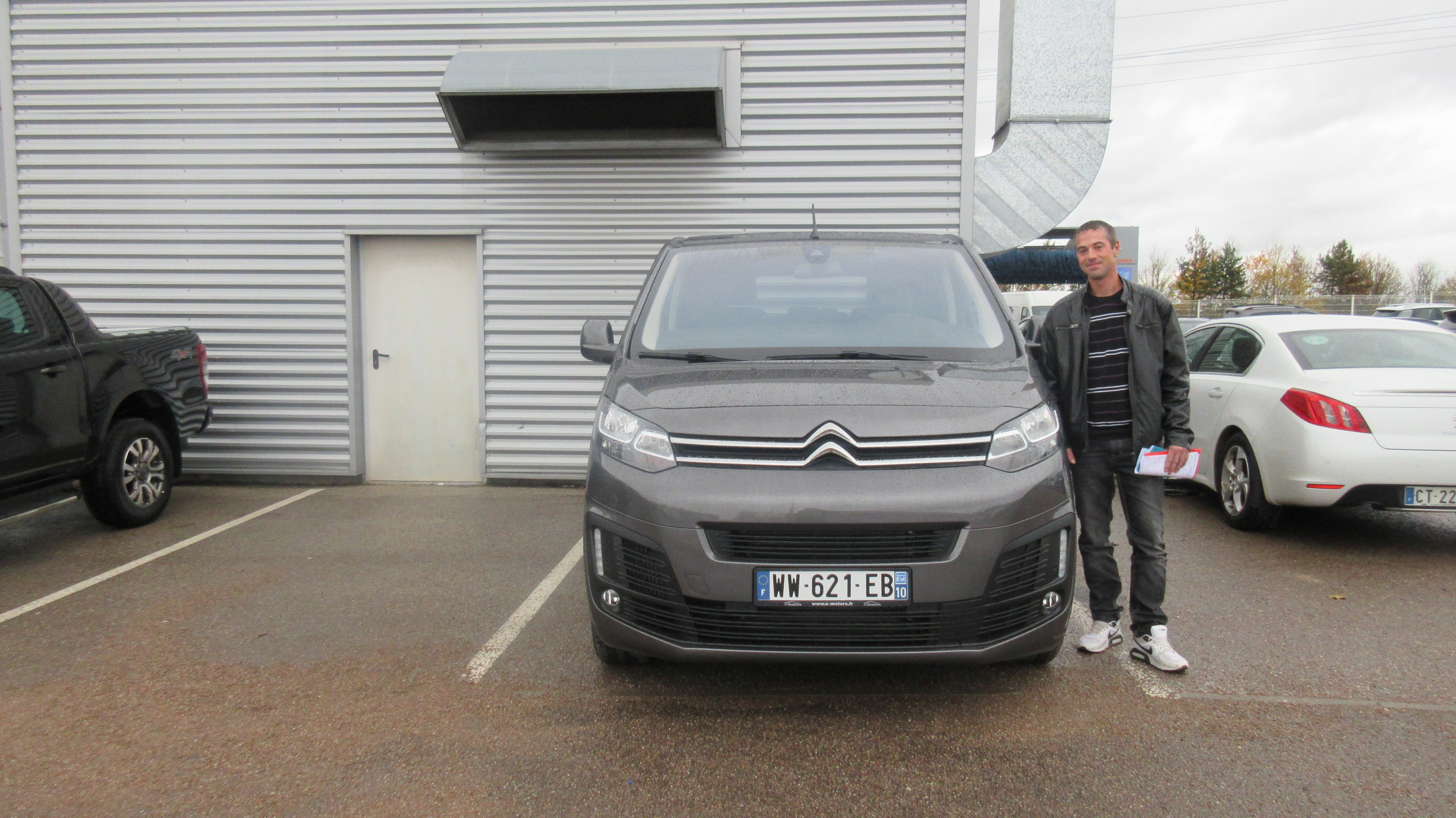 Avis-mandataire-auto-Emotors-Citroen-Spacetourer-M-feel-bluehdi-150-s-s-plus-gps-cam-ra.