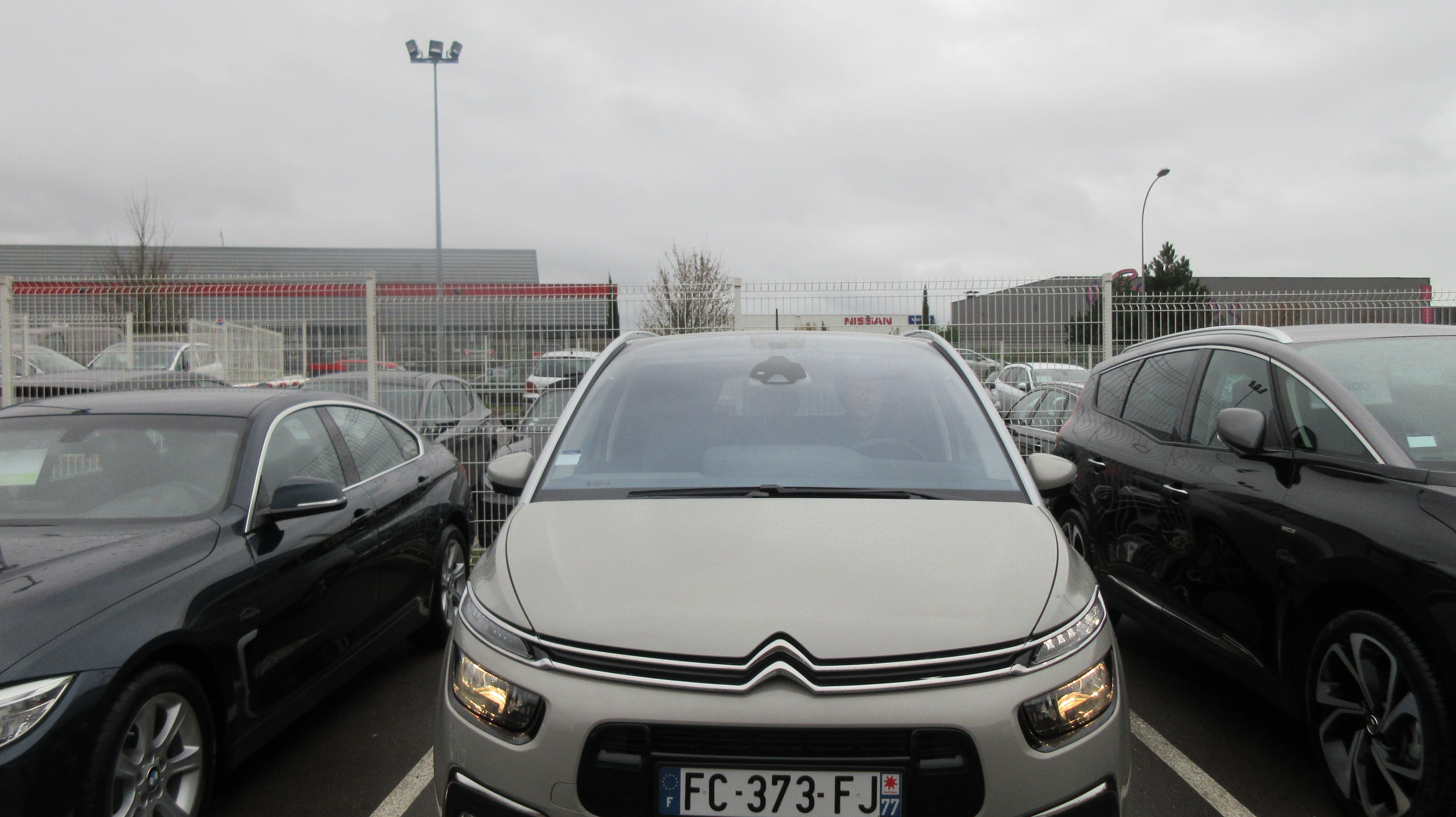 Avis-mandataire-auto-Emotors-Citroen-Grand-c4-spacetourer-Shine-bluehdi-130-s-s-plus-cam-ra-360.