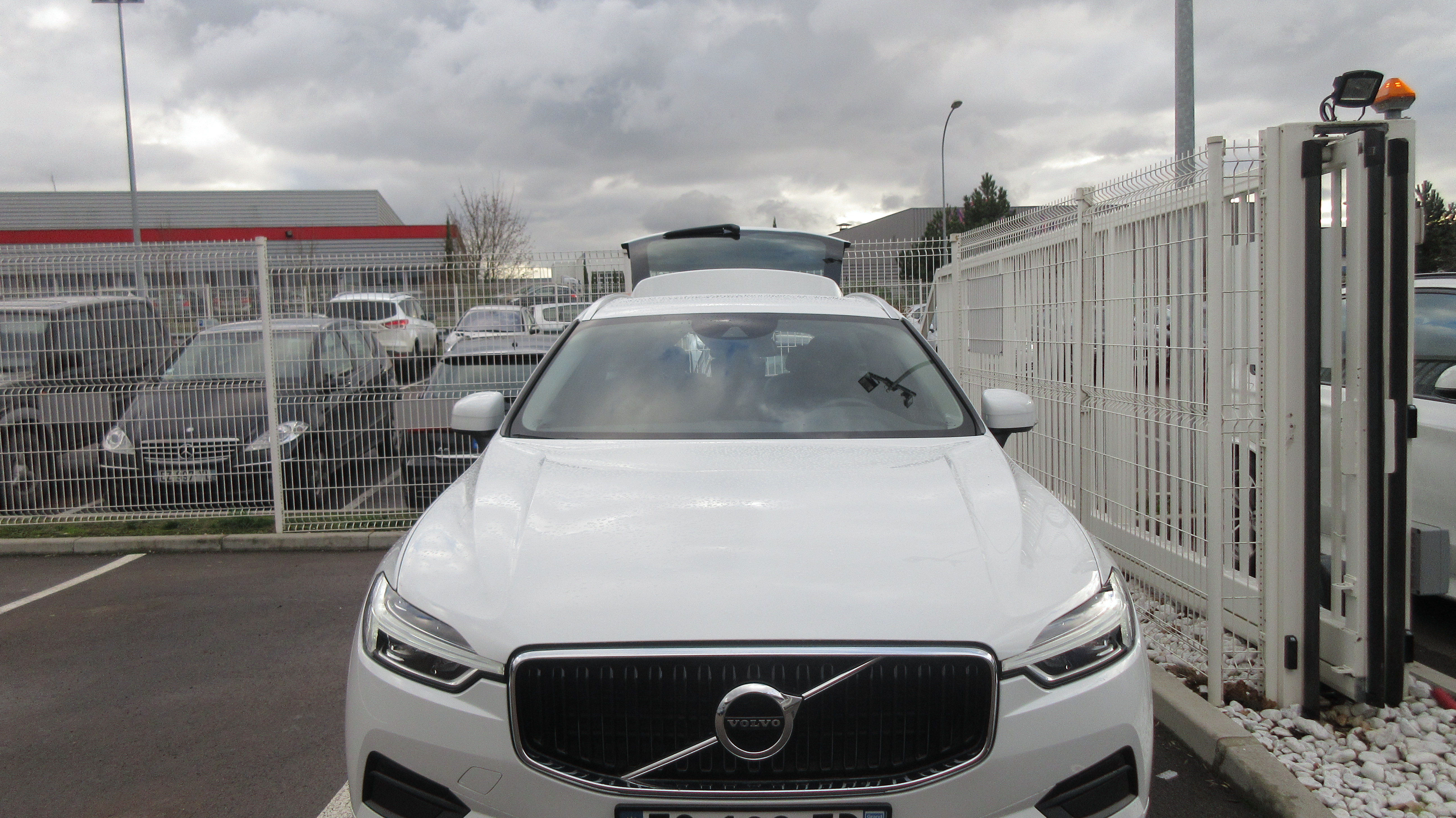 Avis-mandataire-auto-Emotors-Volvo-Xc60-Momentum-d4-190-geartronic-8-4x4-plus-cuir.