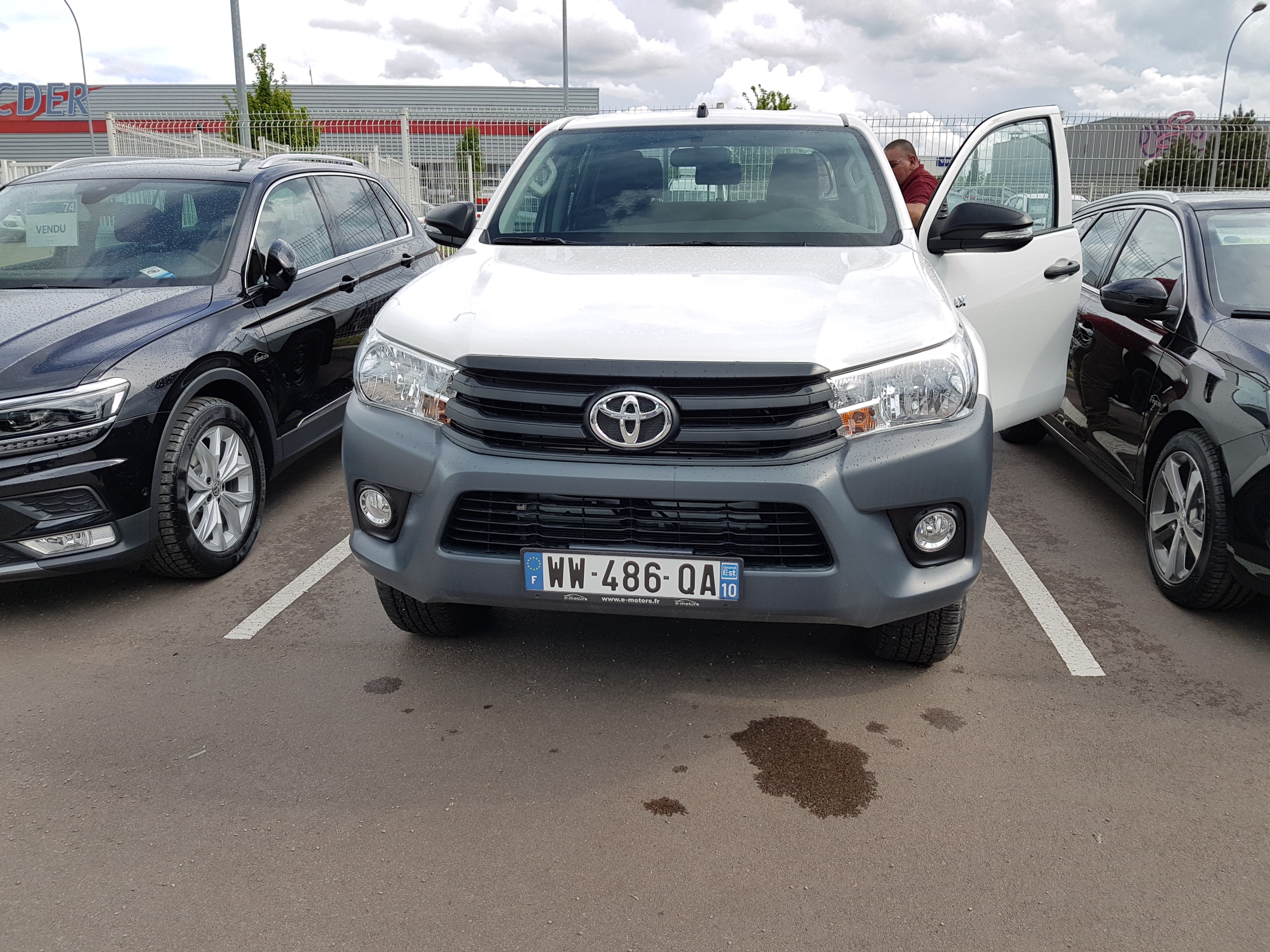 Avis-mandataire-auto-Emotors-Toyota-Hilux-Dble-cab-lecap-2-4l-150-d-4d-4x4.