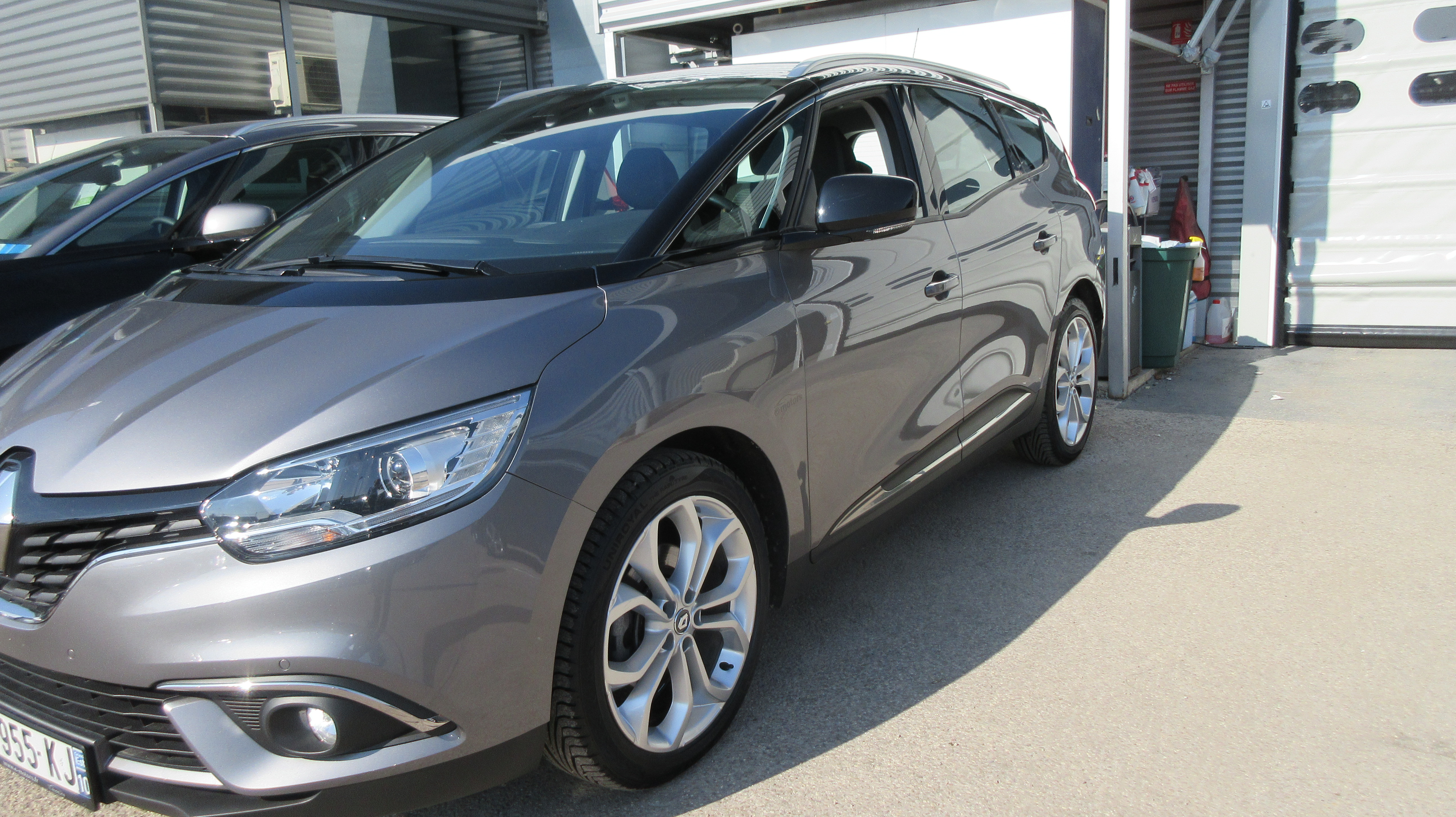 Avis-mandataire-auto-Emotors-Renault-Grand-scenic-Grand-sc-nic-business-dci-110-edc-7pl.