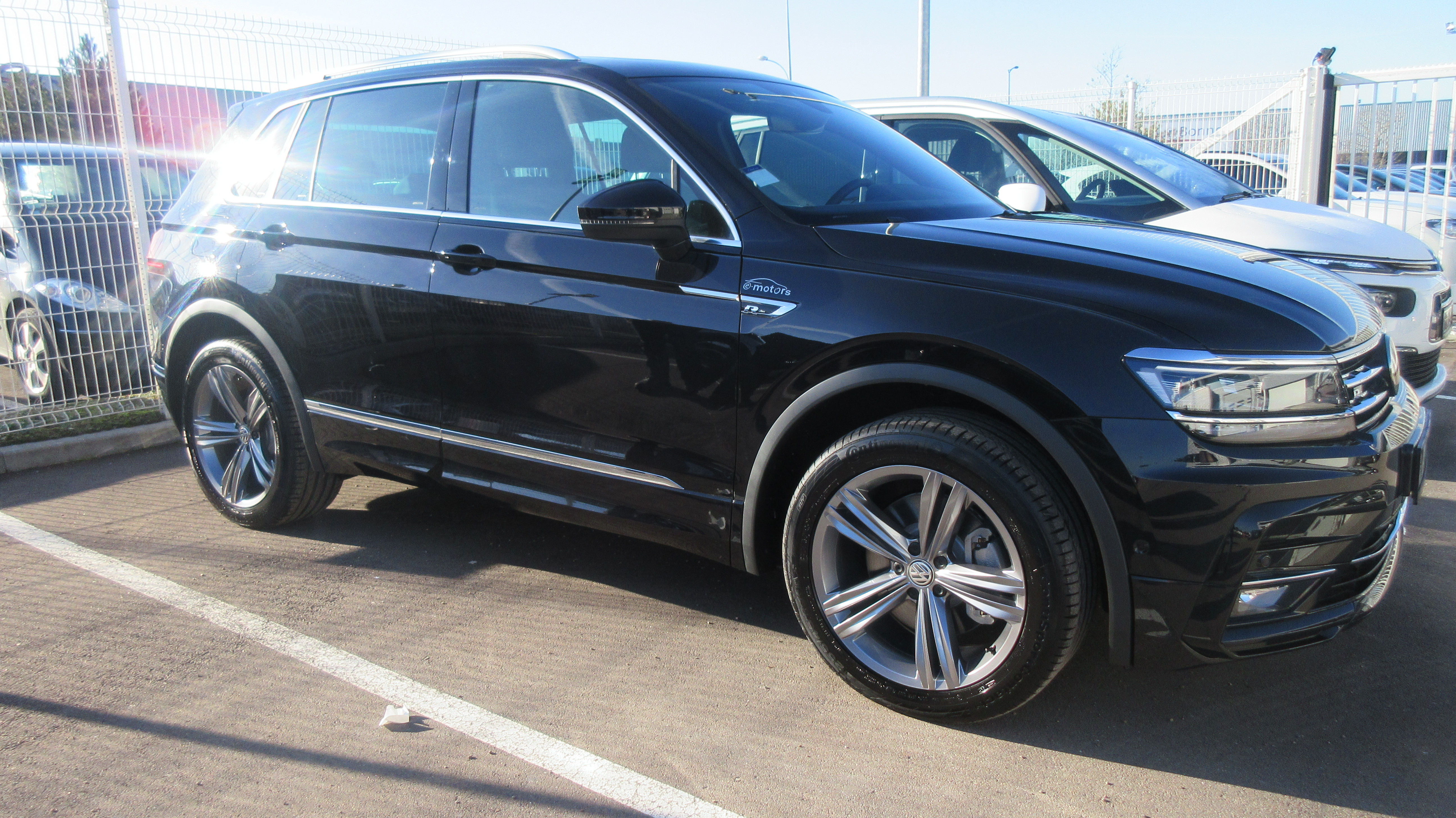 Avis-mandataire-auto-Emotors-Volkswagen-Tiguan-Carat-r-line-tdi-190-4motion-dsg7.