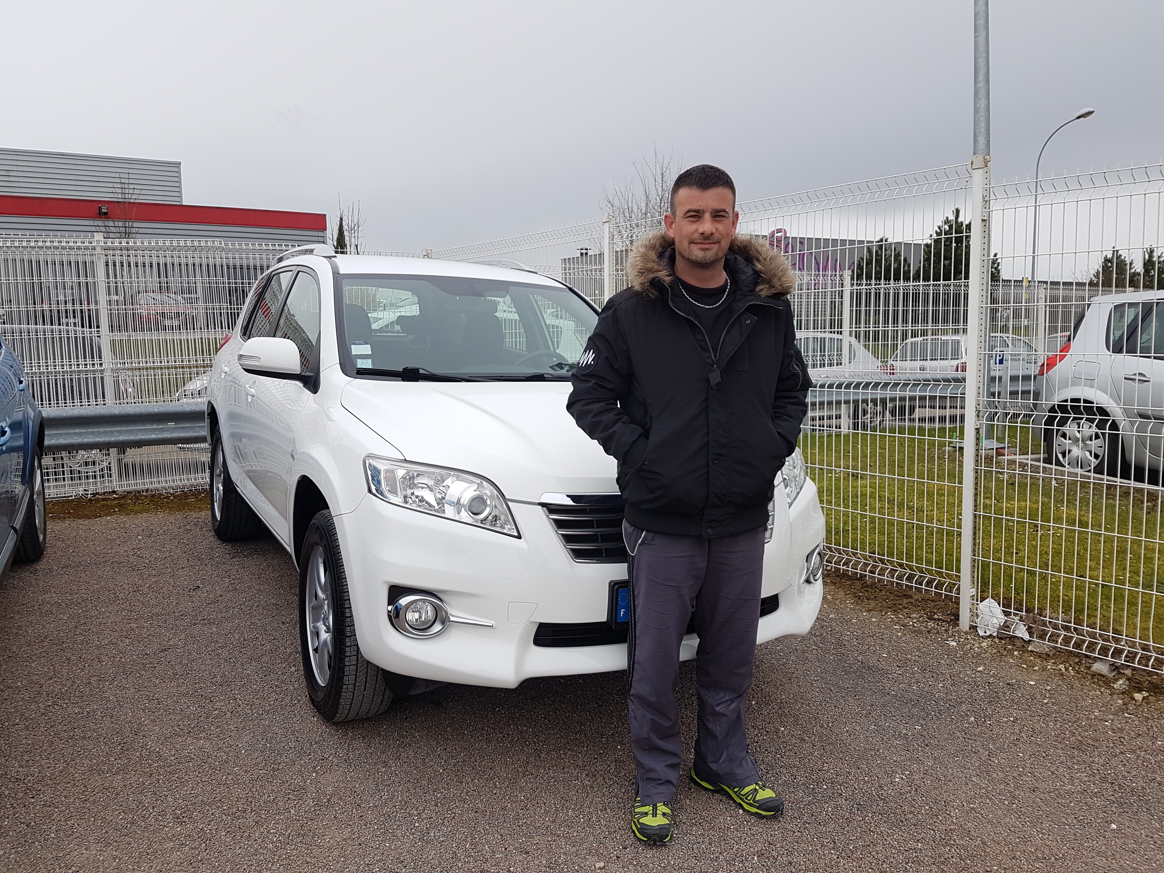 Avis-mandataire-auto-Emotors-Toyota-Rav4-Lecap-d-4d-150-4x2.