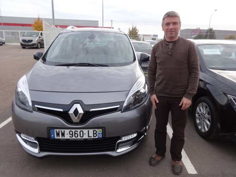 Avis-mandataire-auto-Emotors-Renault-Grand-scenic-Grand-sc-nic-iii-bose-dci-130-energy-7places.