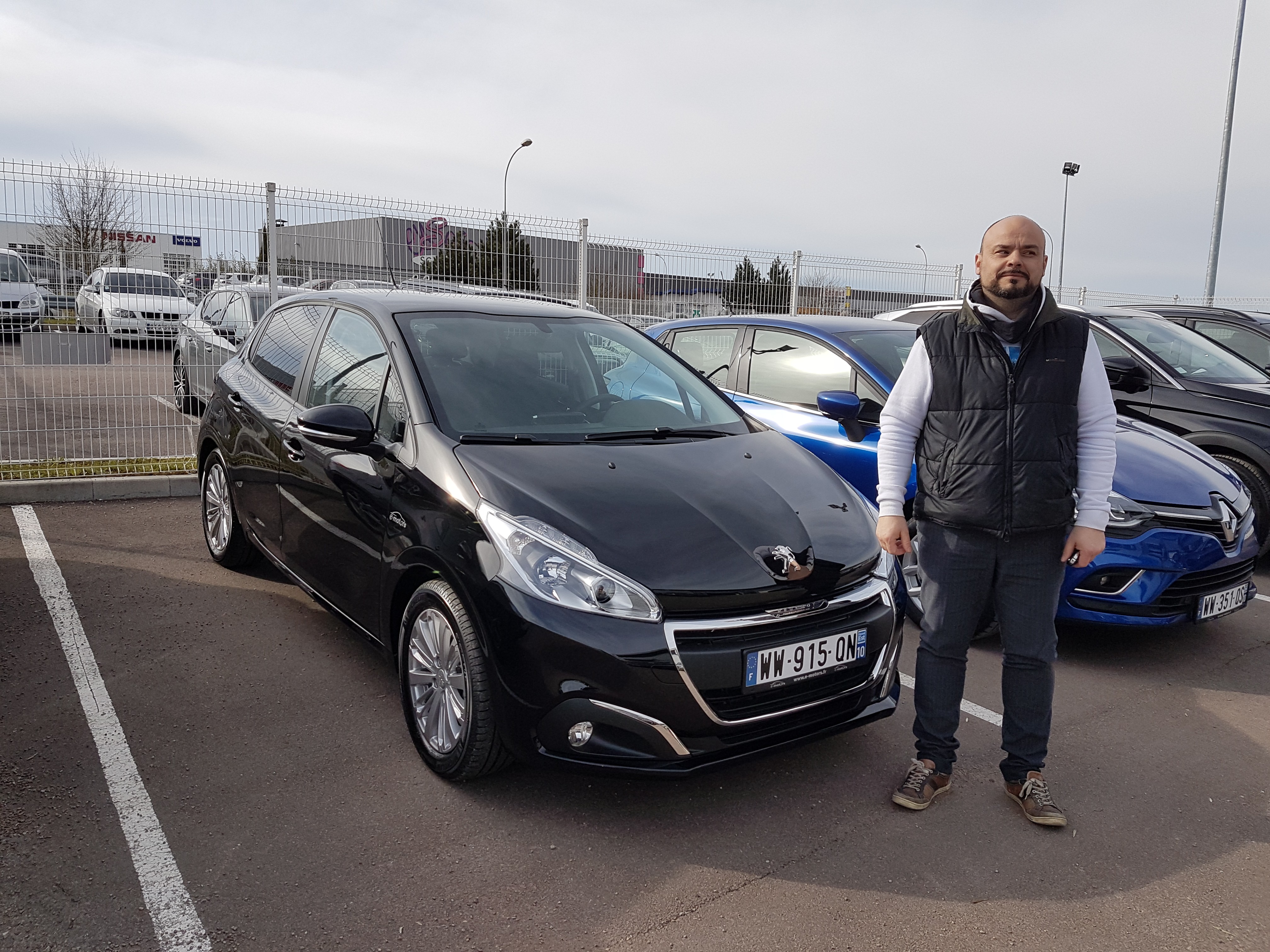 Avis-mandataire-auto-Emotors-Peugeot-208-Active-bluehdi-75-5p-plus-jantes-16.