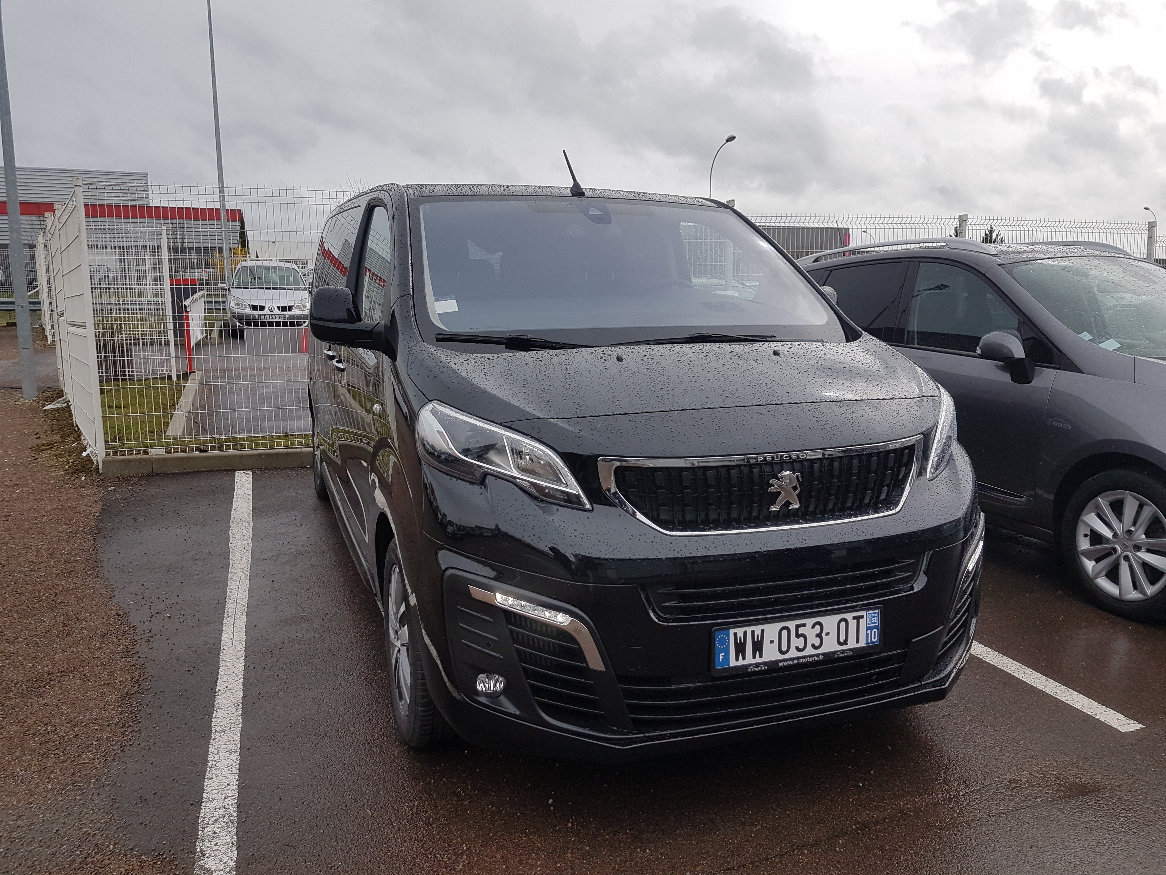 Avis-mandataire-auto-Emotors-Peugeot-Traveller-Standard-allure-bluehdi-150-s-s.