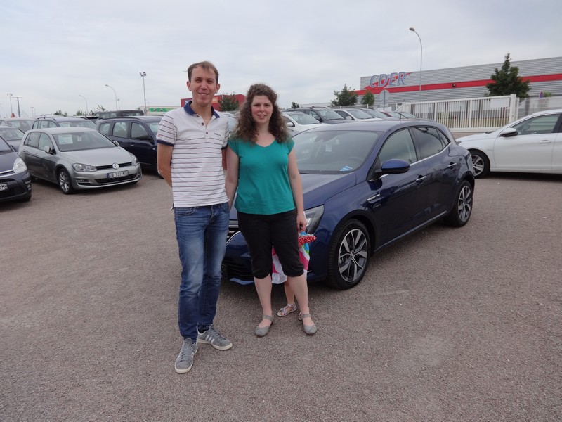 Avis-mandataire-auto-Emotors-Renault-Megane-iv-berline-M-gane-iv-berline-intens-sur-quip-dci-130-energy-plus-cuir-bose.