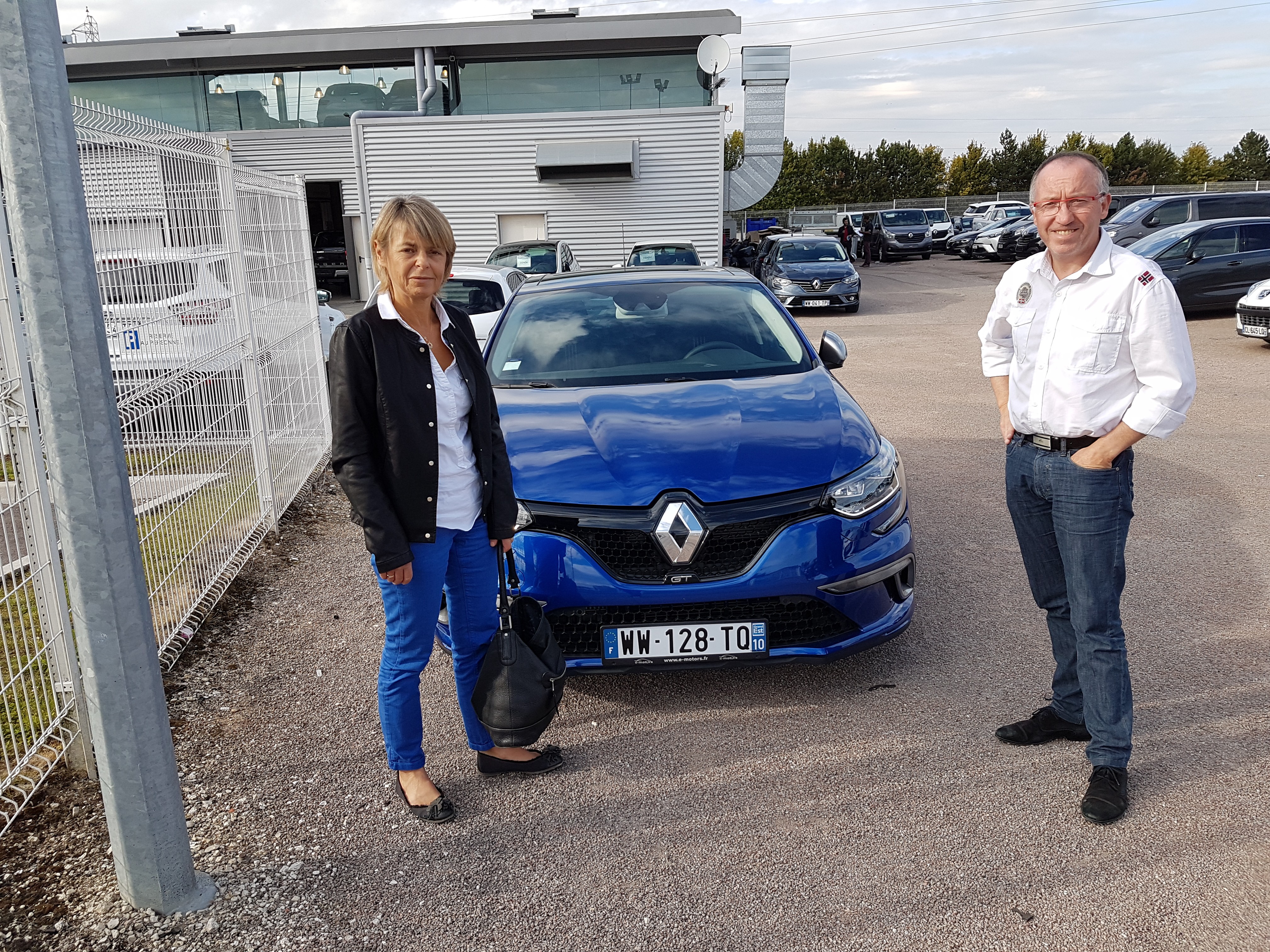 Avis-mandataire-auto-Emotors-Renault-Megane-iv-berline-M-gane-iv-berline-gt-dci-165-energy-edc-plus-toit-vitr.