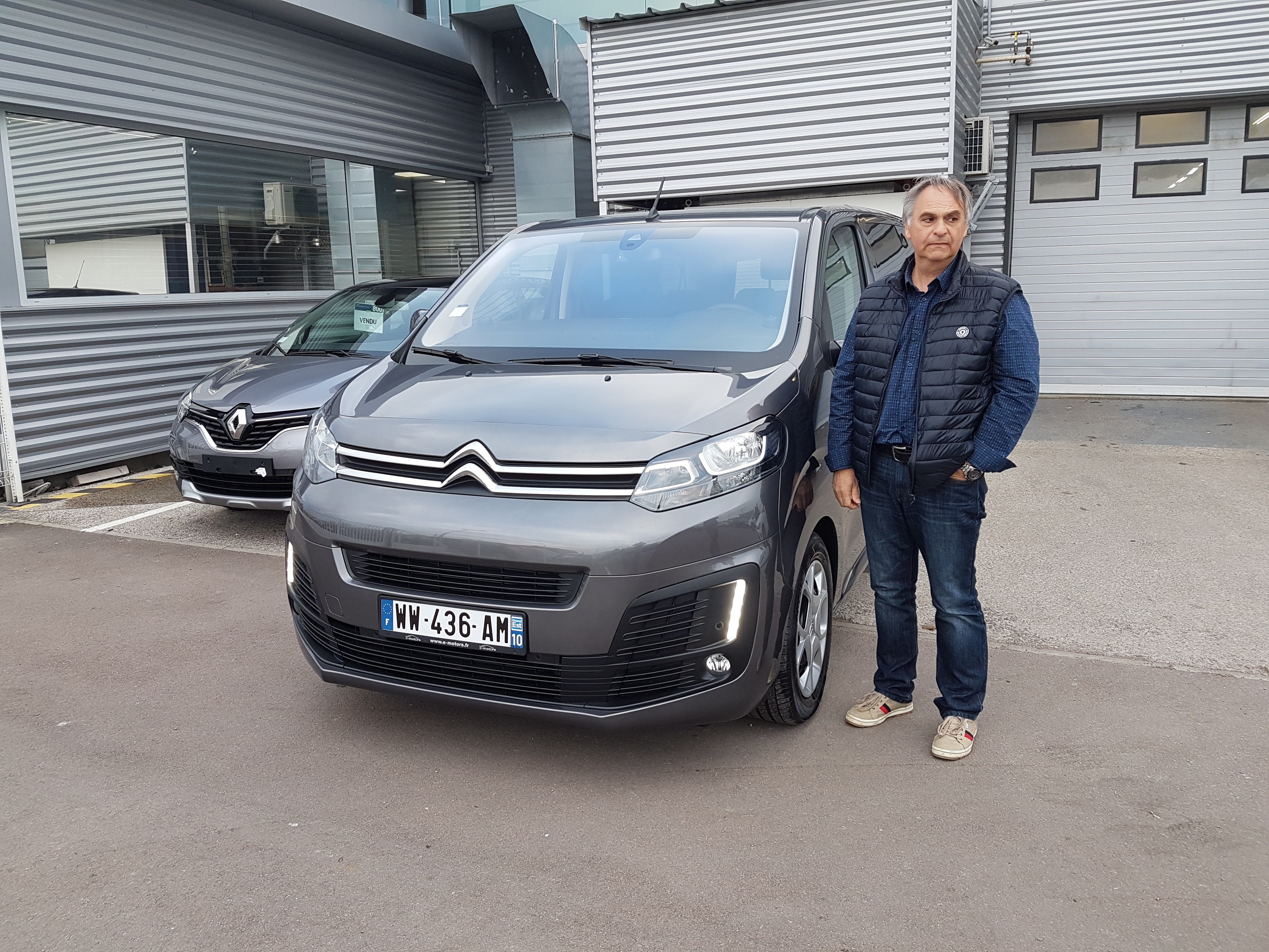 Avis-mandataire-auto-Emotors-Citroen-Spacetourer-M-feel-bluehdi-150-s-s-8pl.