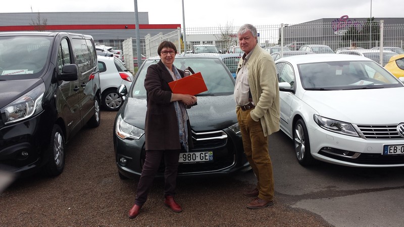 Avis-mandataire-auto-Emotors--Citroen-ds4-executive-hdi-115-bmp-.