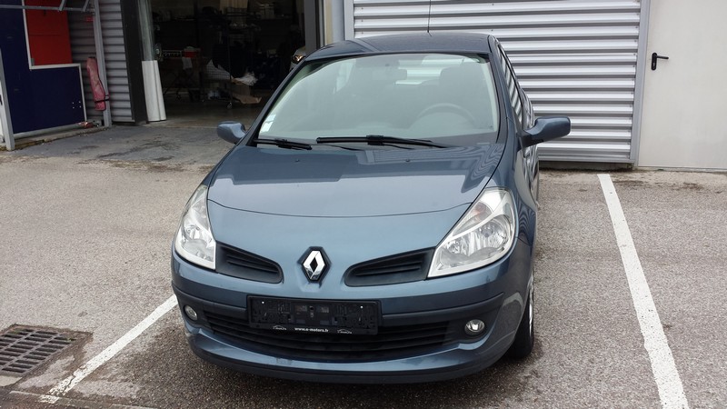 Avis-mandataire-auto-Emotors-Renault-Clio-Confort-pack-clim-expression-1-4-essence-100-3portes-plus-ja-15.