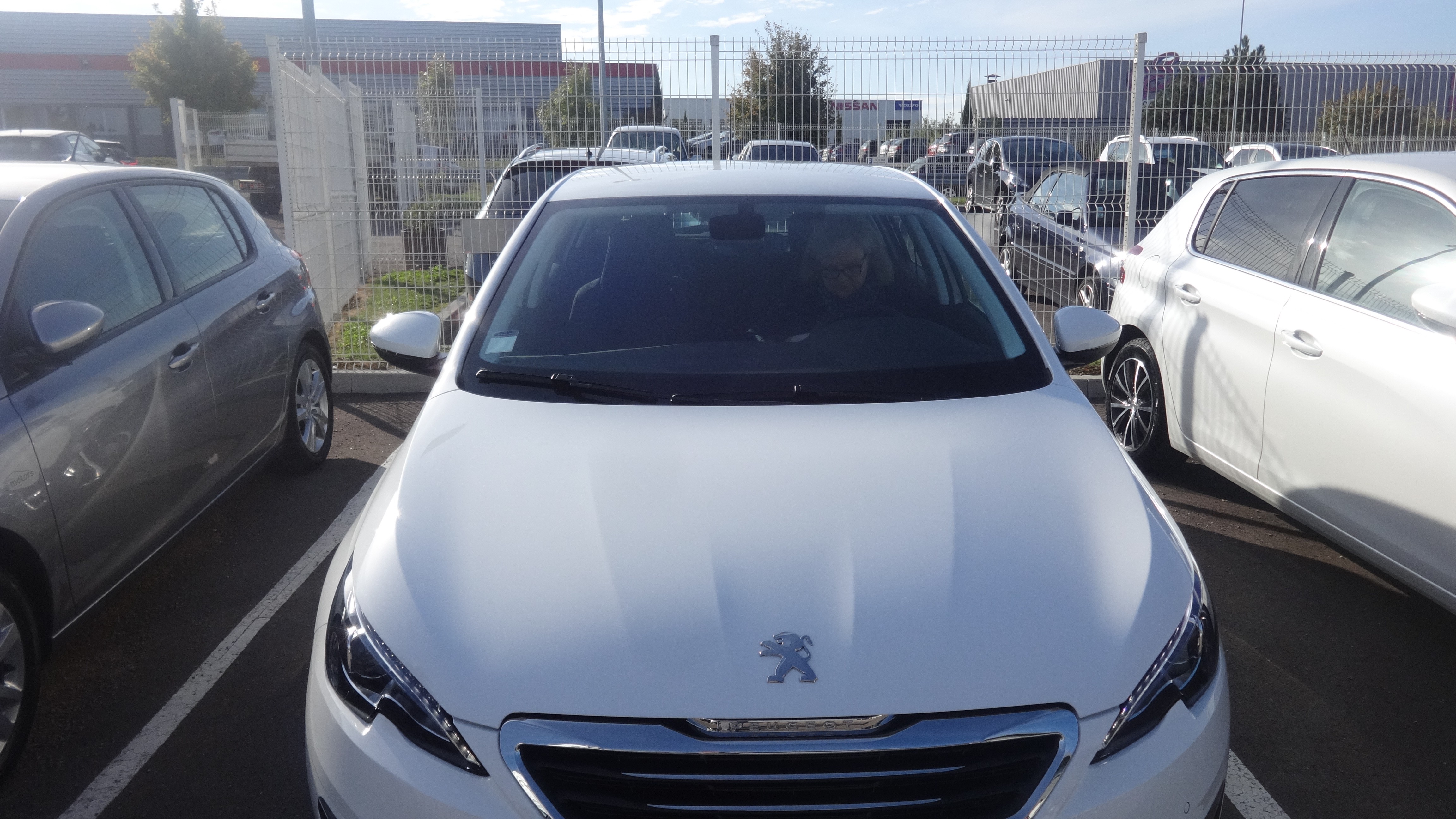 Avis-mandataire-auto-Emotors-Peugeot-308-Style-hdi-120.