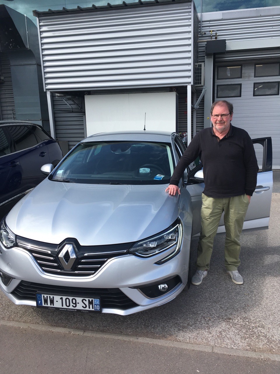 Avis-mandataire-auto-Emotors-Renault-Megane-iv-berline-M-gane-iv-berline-intens-tce-130-energy-plus-jantes-18.