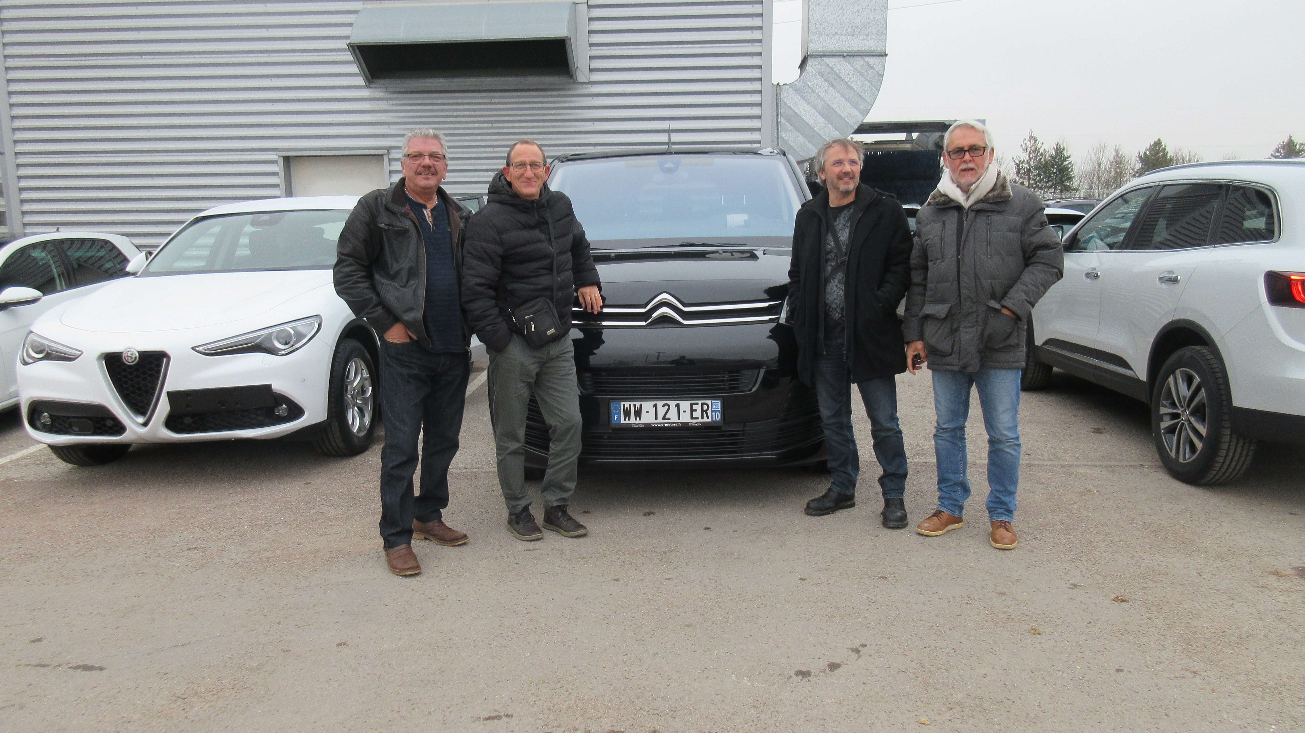 Avis-mandataire-auto-Emotors-Citroen-Spacetourer-Shine-m-bluehdi-180-s-s-eat8.