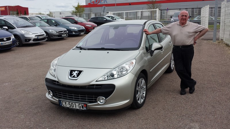 Avis-mandataire-auto-Emotors--Peugeot-207-premium-pack-hdi-90-5portes-.