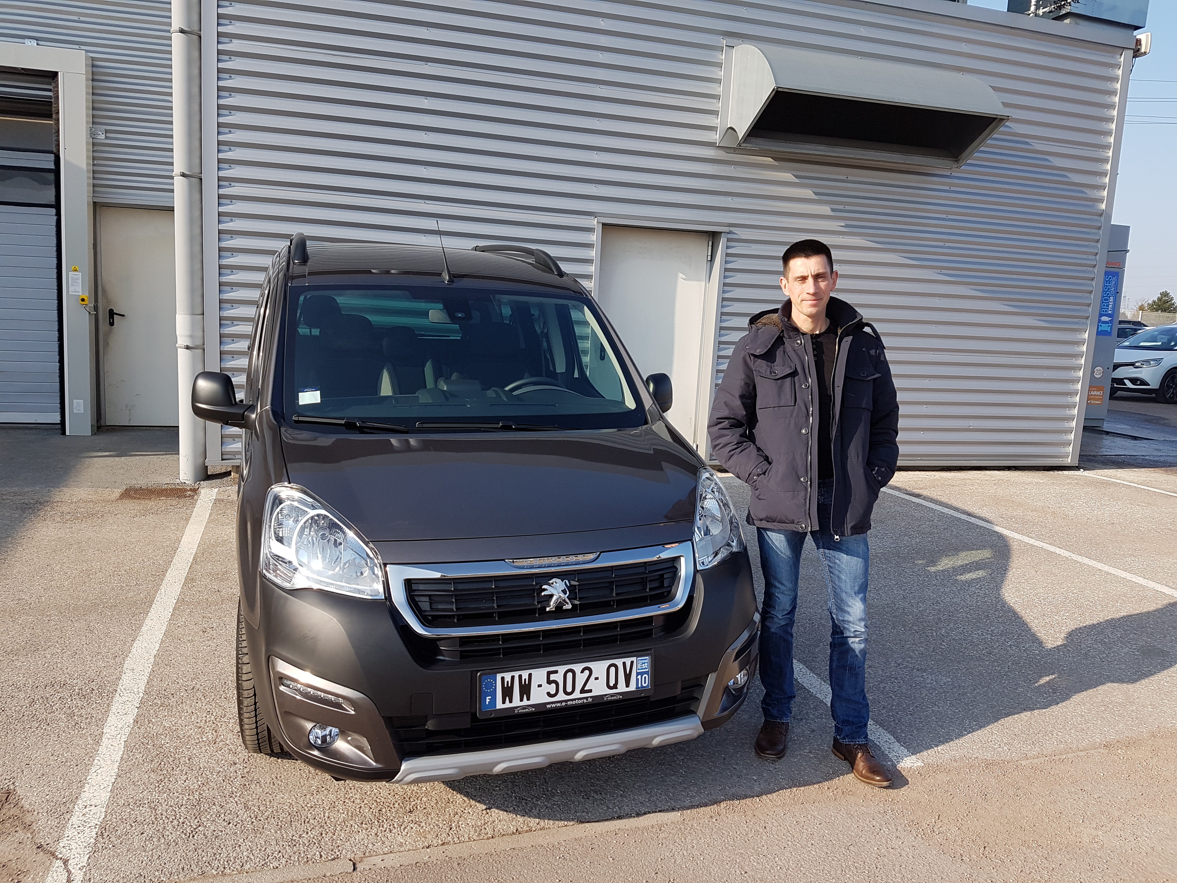 Avis-mandataire-auto-Emotors-Peugeot-Partner-tepee-Outdoor-bluehdi-120.