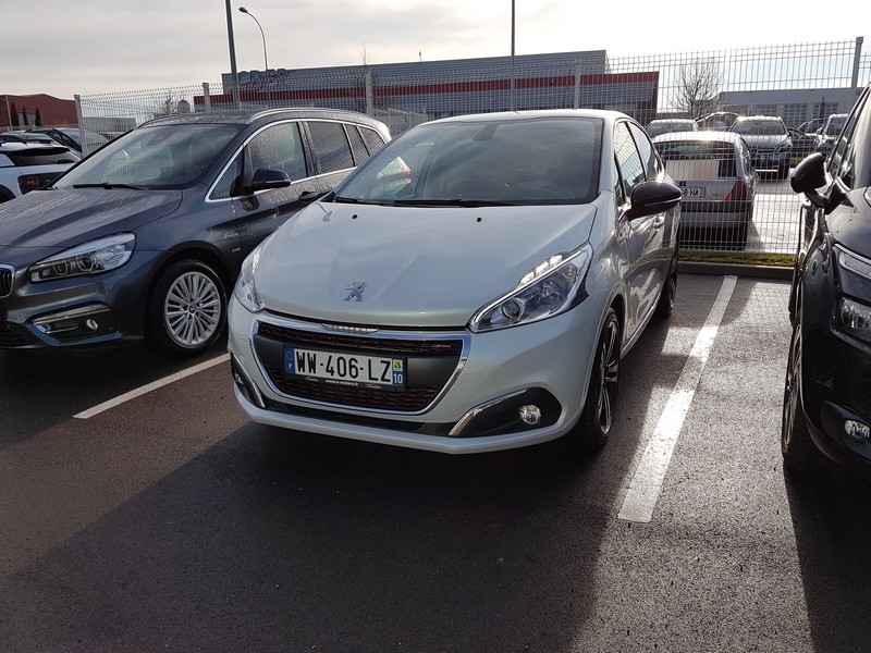 Avis-mandataire-auto-Emotors-Peugeot-208-Gt-line-puretech-110-plus-gps-plus-cam-ra-de-recul.