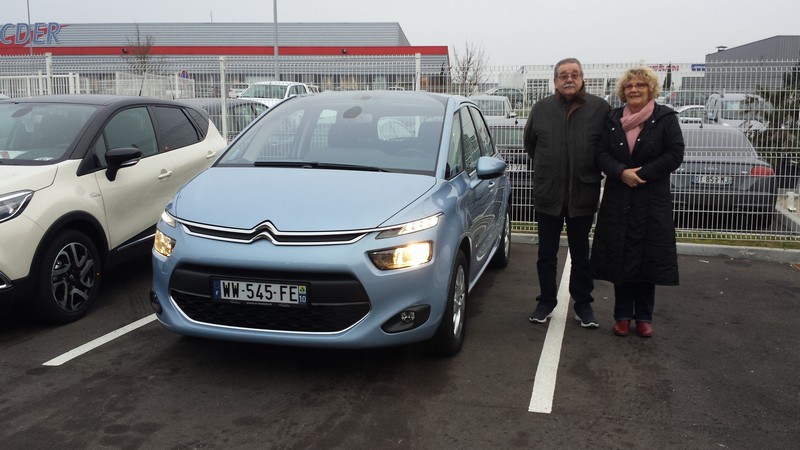 Avis-mandataire-auto-Emotors--Citroen-c4-picasso-intensive-puretech-130-s-s-.