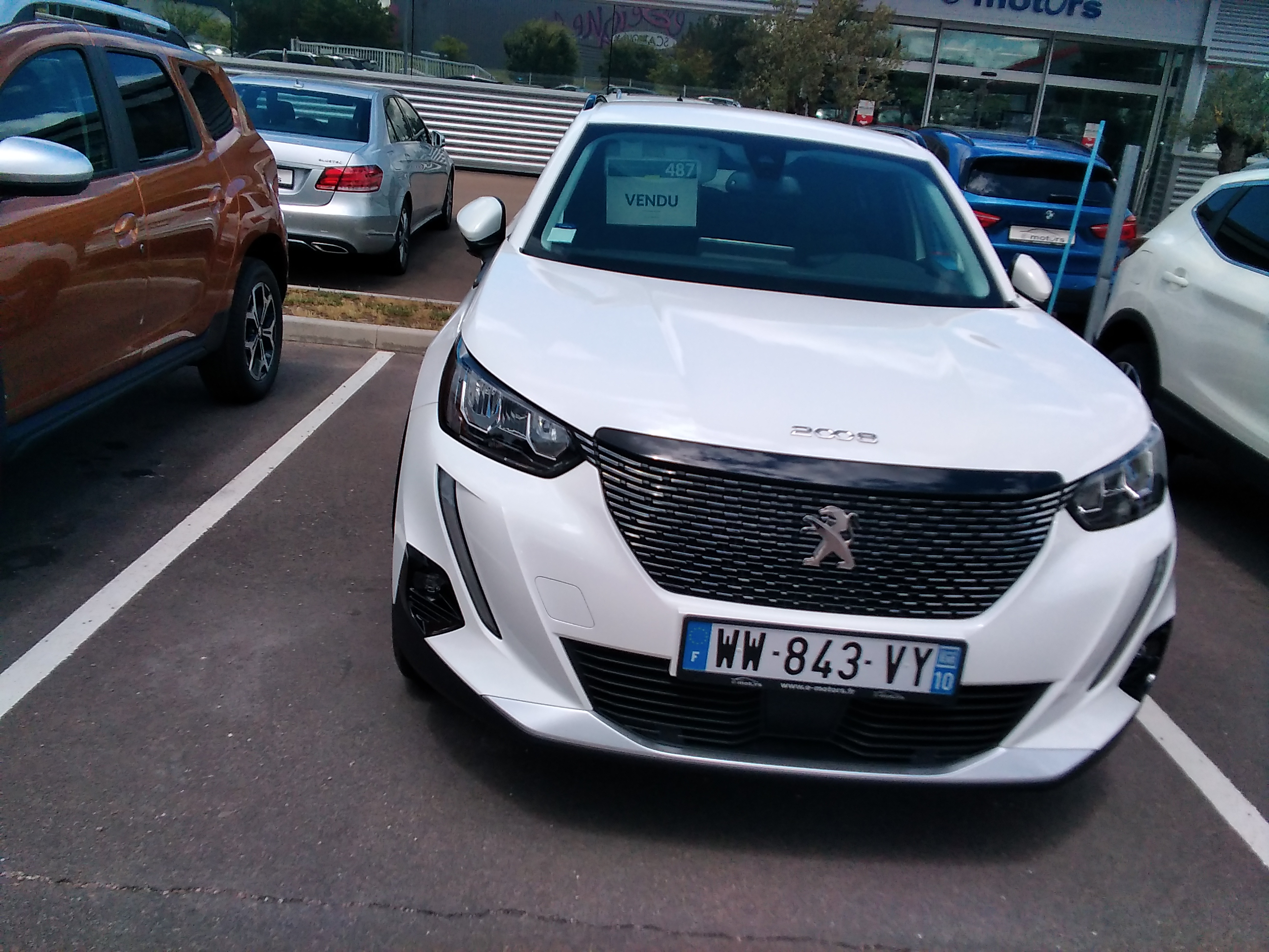 Avis-mandataire-auto-Emotors-Peugeot-2008-Allure-pack-bluehdi-110-plus-gps.