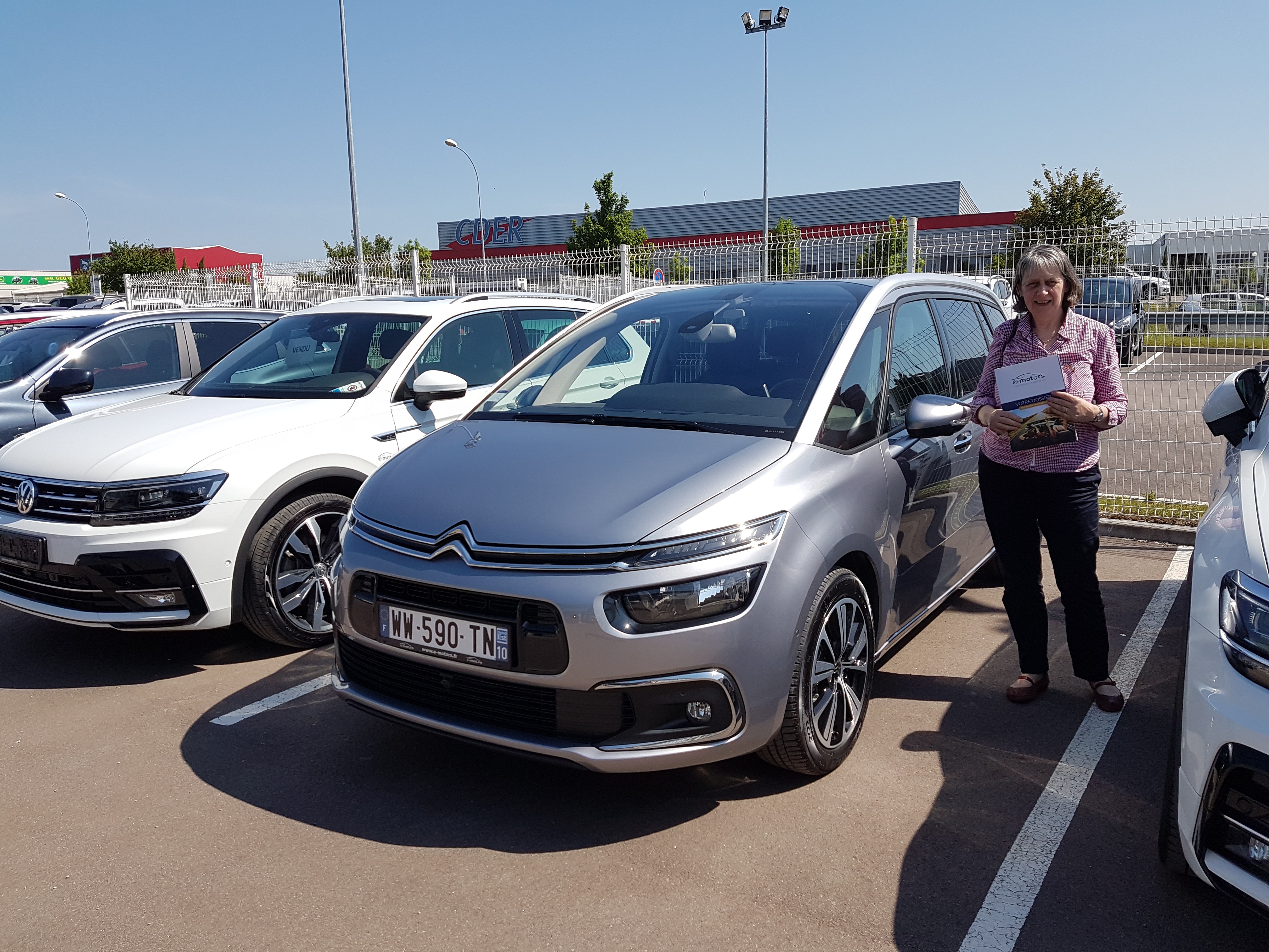 Avis-mandataire-auto-Emotors-Citroen-Grand-c4-picasso-Shine-bluehdi-120-s-s-eat6.