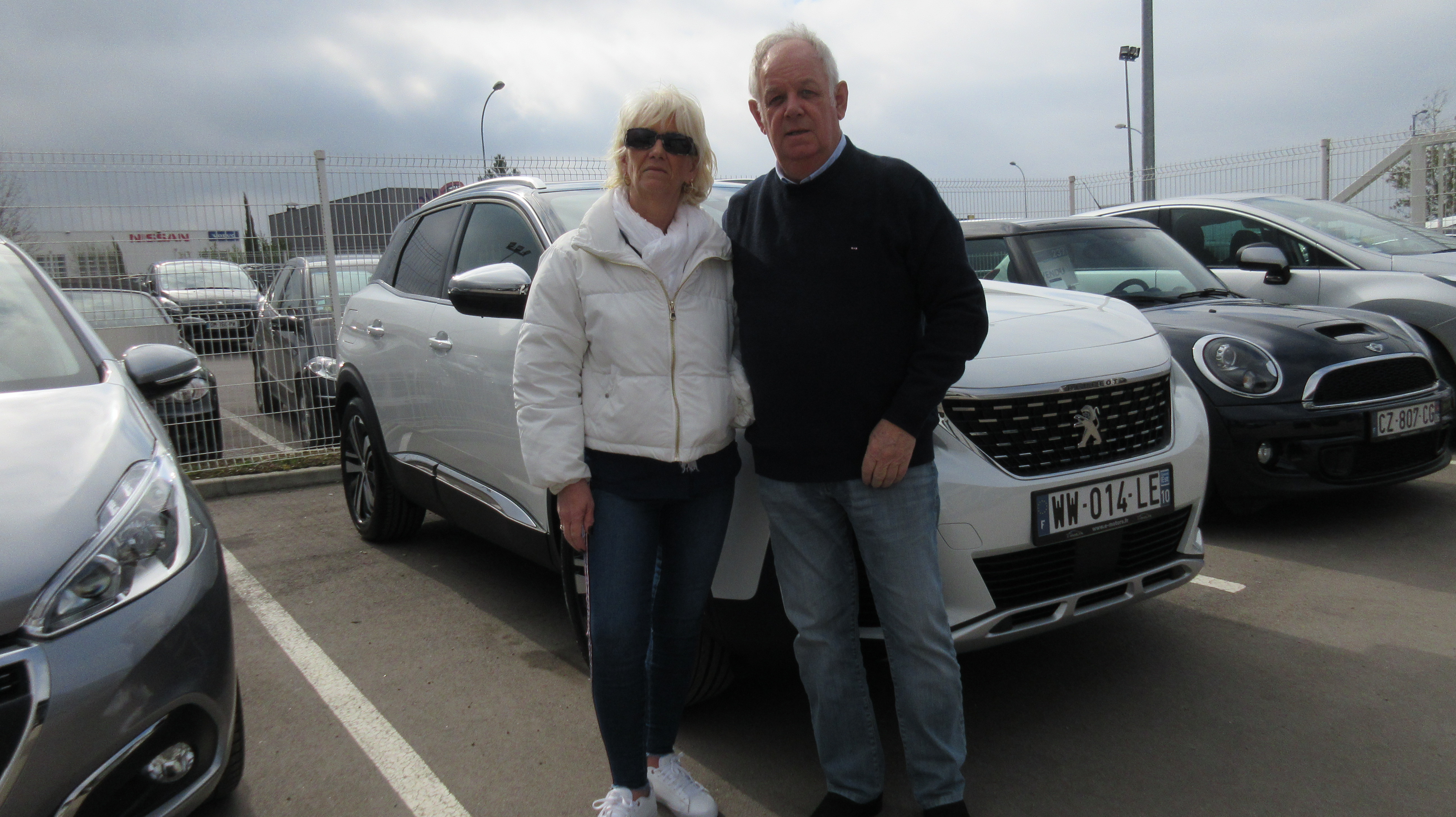 Avis-mandataire-auto-Emotors-Peugeot-3008-Gt-bluehdi-180-s-s-eat6-plus-toit-vitr.