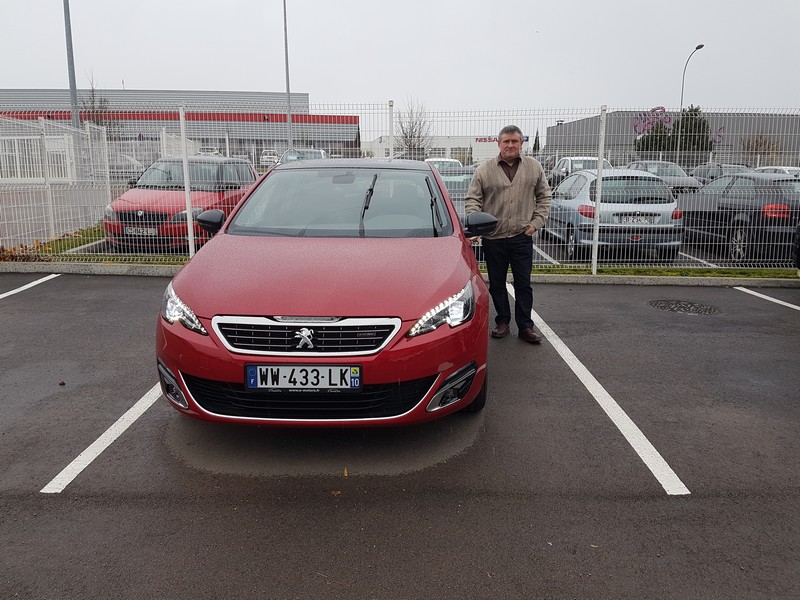 Avis-mandataire-auto-Emotors-Peugeot-308-Gt-line-puretech-130-eat6-plus-toit-vitr.