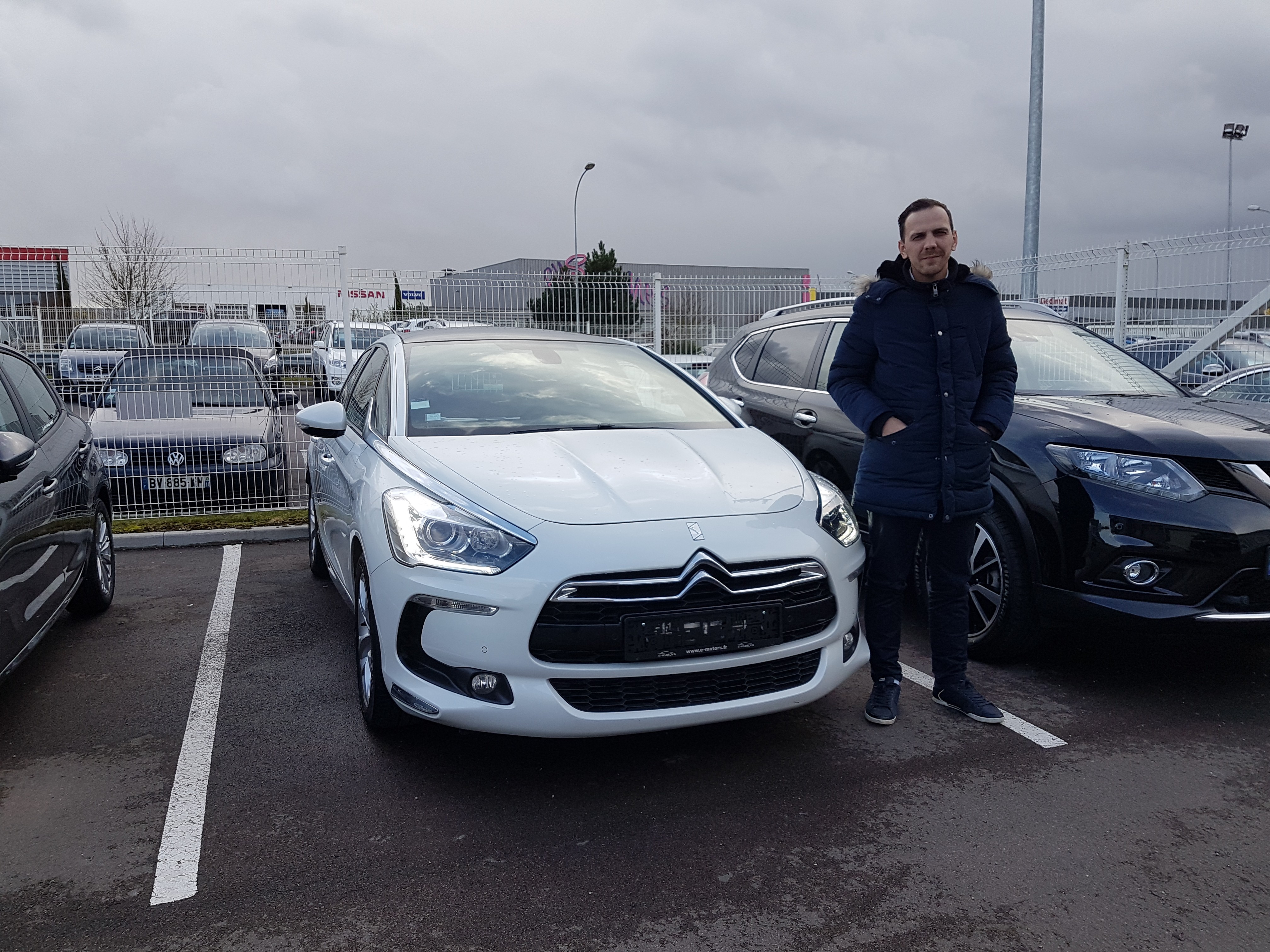 Avis-mandataire-auto-Emotors-Citroen-Ds5-So-chic-hdi-115-bmp-plus-gps-plus-cam-ra.