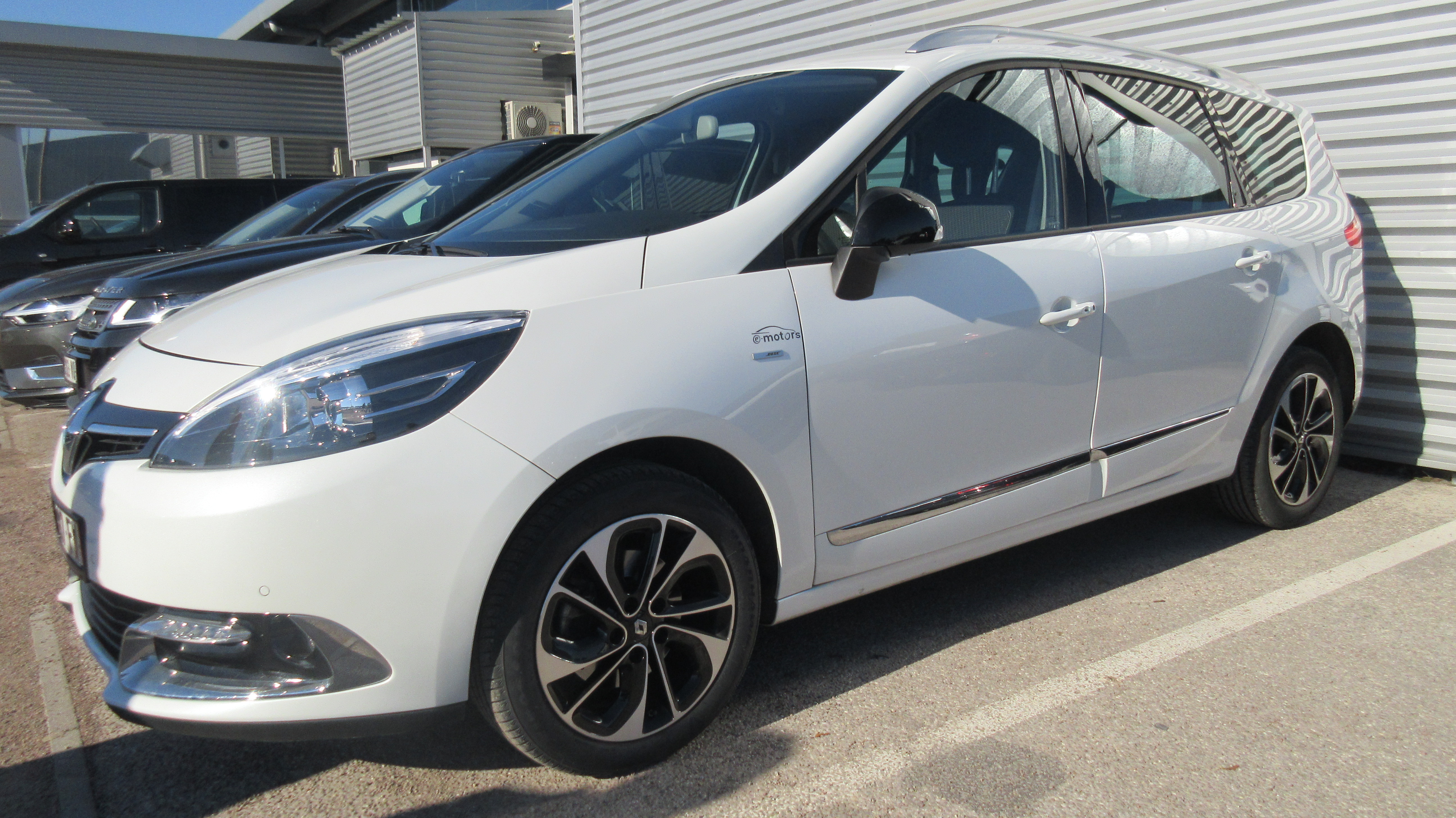 Avis-mandataire-auto-Emotors-Renault-Grand-scenic-Grand-sc-nic-bose-dci-130-7places.
