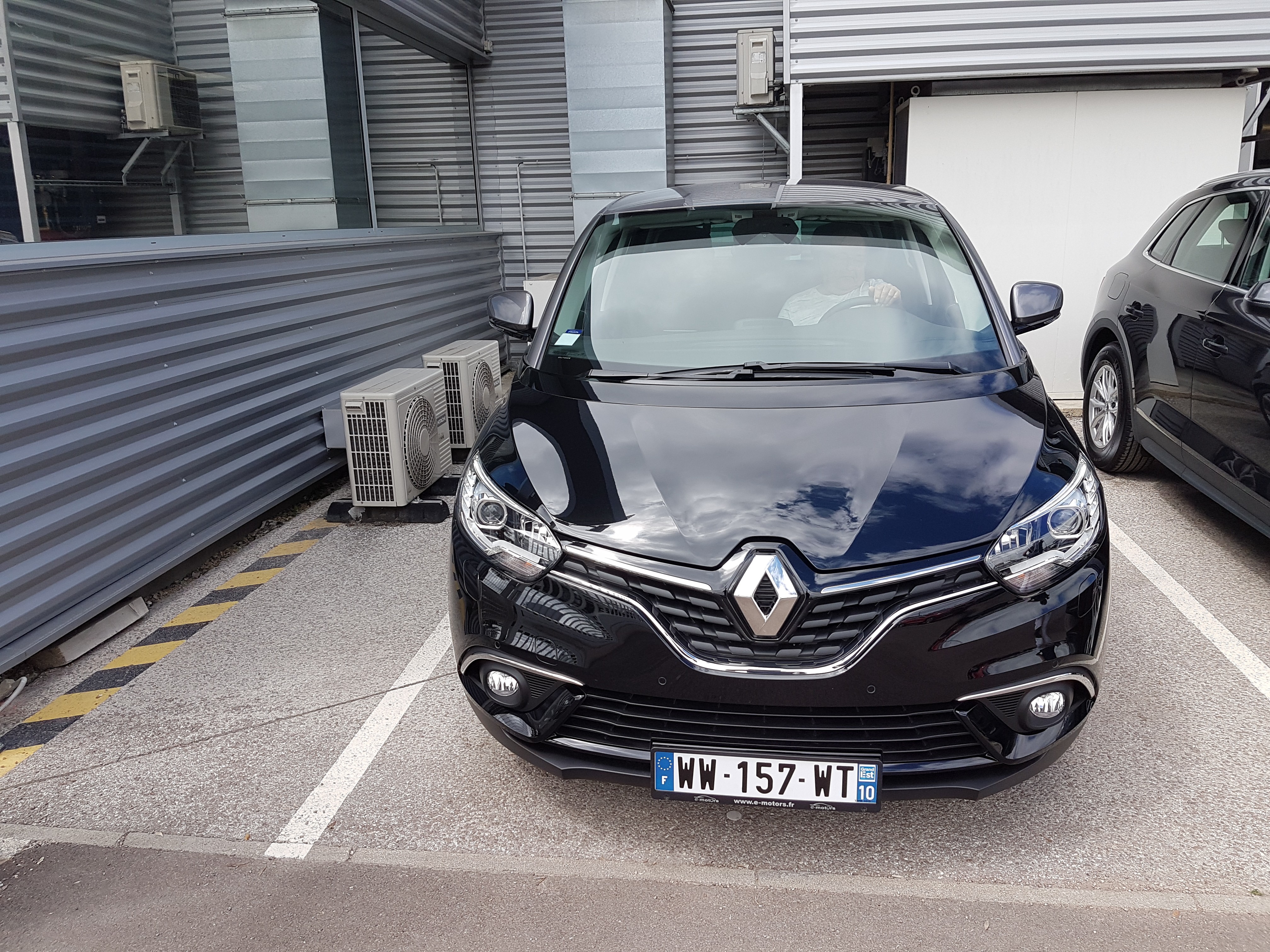 Avis-mandataire-auto-Emotors-Renault-Scenic-Intens-tce-130.