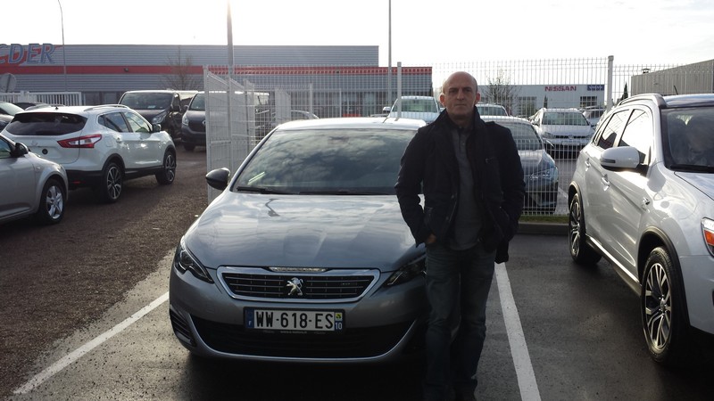 Avis-mandataire-auto-Emotors--Peugeot-308-gt-bluehdi-180-eat-plus-driver-assistance-.