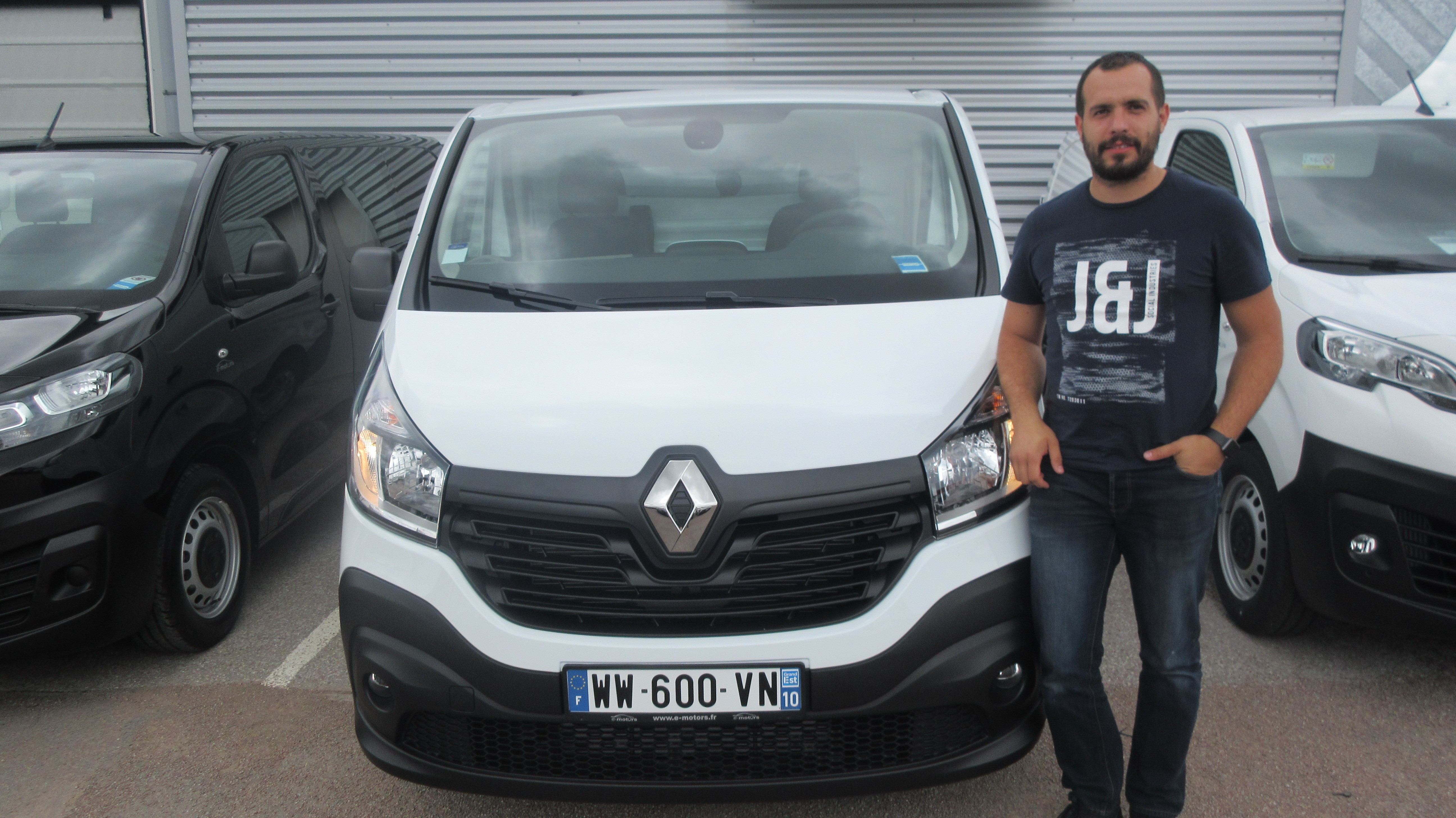 Avis-mandataire-auto-Emotors-Renault-Trafic-fourgon-Grand-confort-l2h1-3-0t-dci-120-plus-gps.