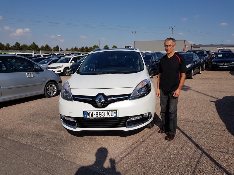 Avis-mandataire-auto-Emotors-Renault-Grand-scenic-Grand-sc-nic-iii-bose-dci-130-energy-7places-plus-toit-vitr.