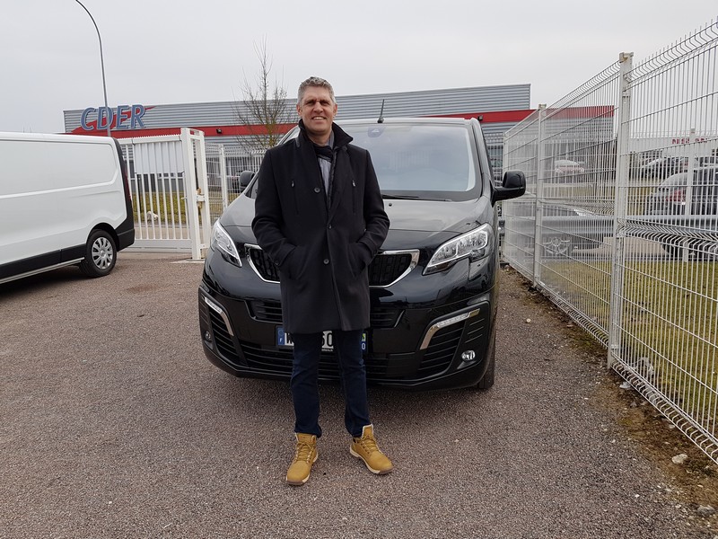 Avis-mandataire-auto-Emotors-Peugeot-Traveller-Standard-1-6-bluehdi-115ch-s-s-bvm6-active-8-places.