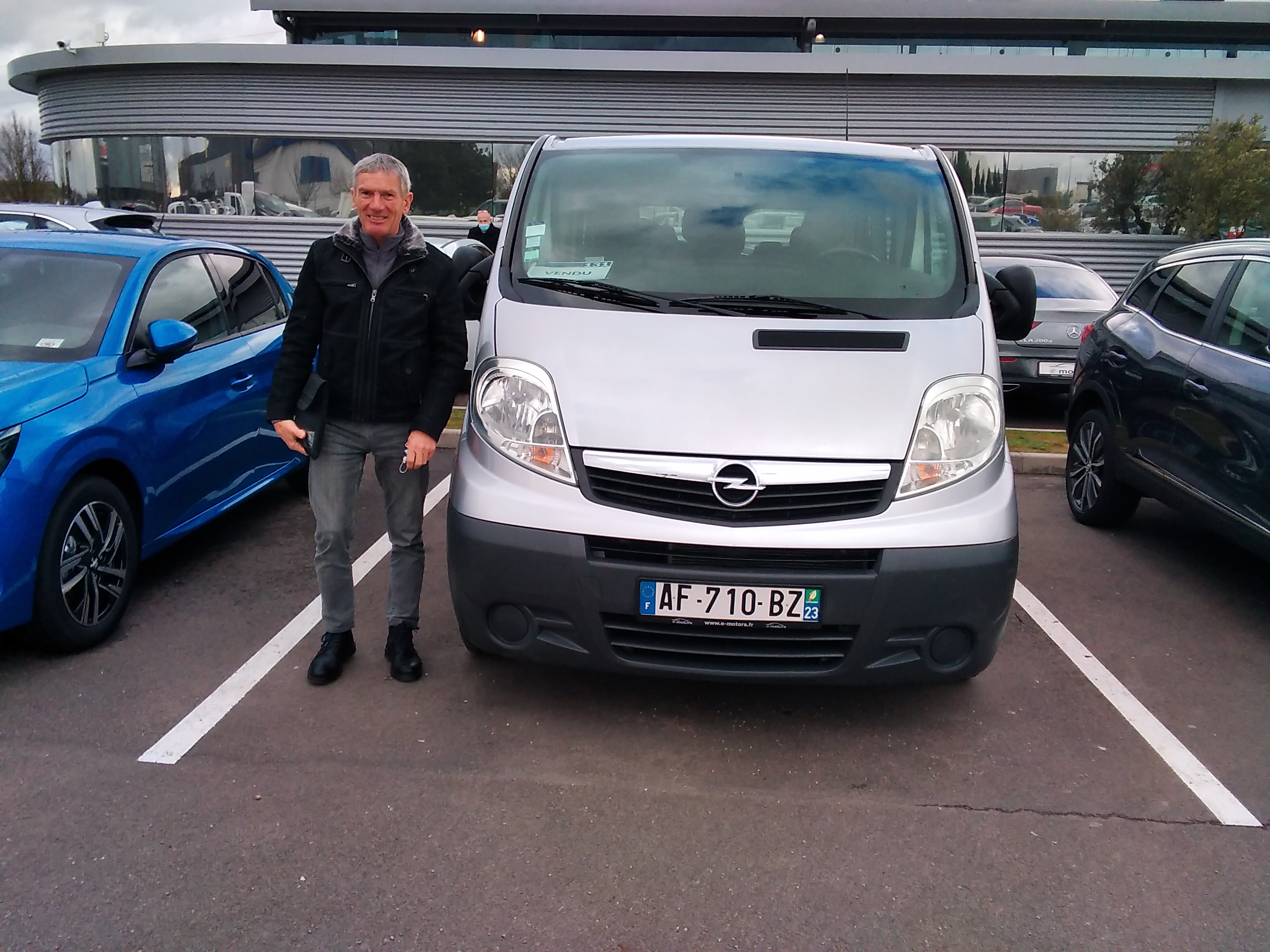 Avis-mandataire-auto-Emotors-Opel-Vivaro-combi-K2700-c1-2-0-cdti-115.