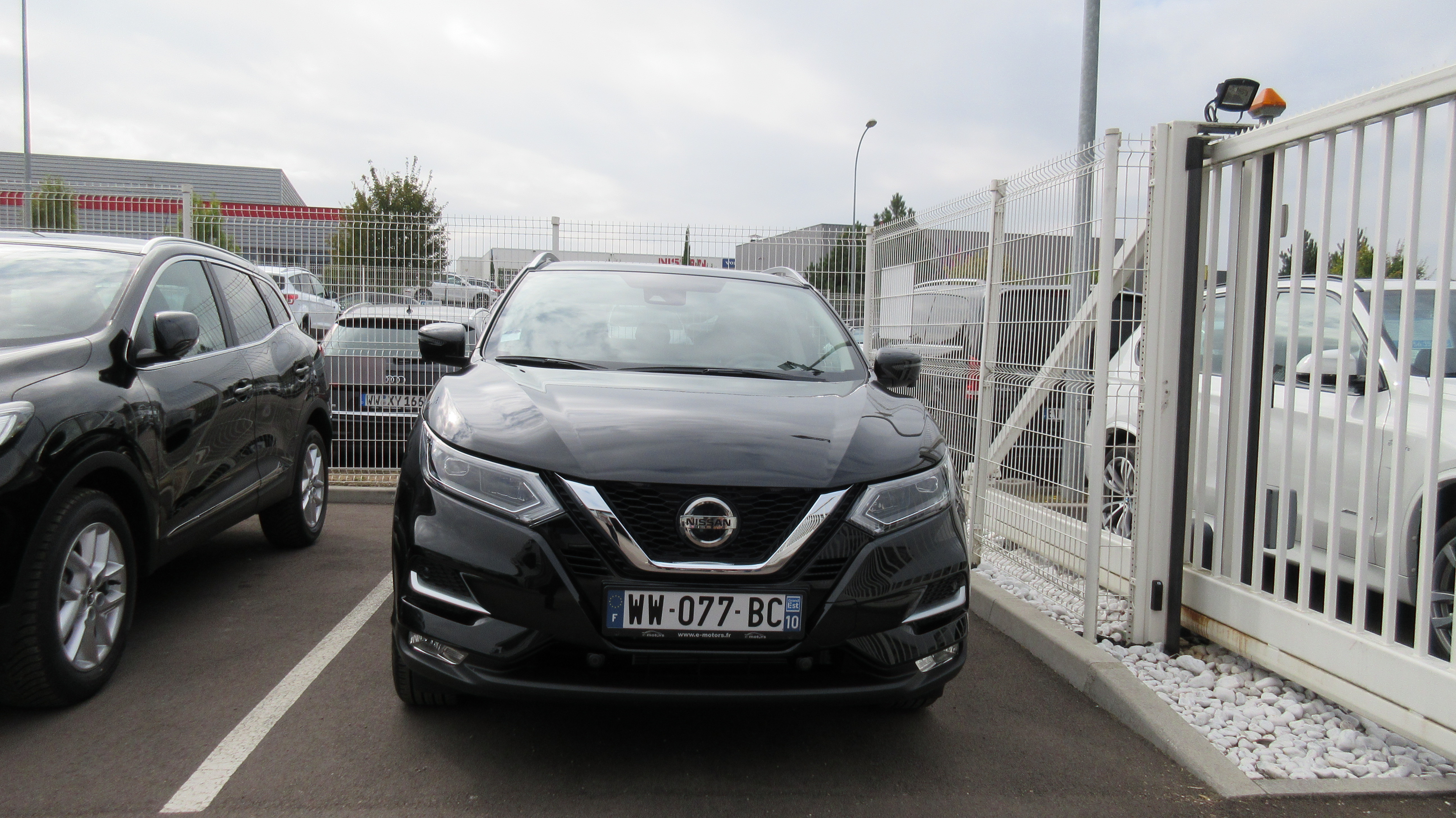 Avis-mandataire-auto-Emotors-Nissan-Qashqai-N-connecta-dig-t-115-4x2-plus-pack-design.