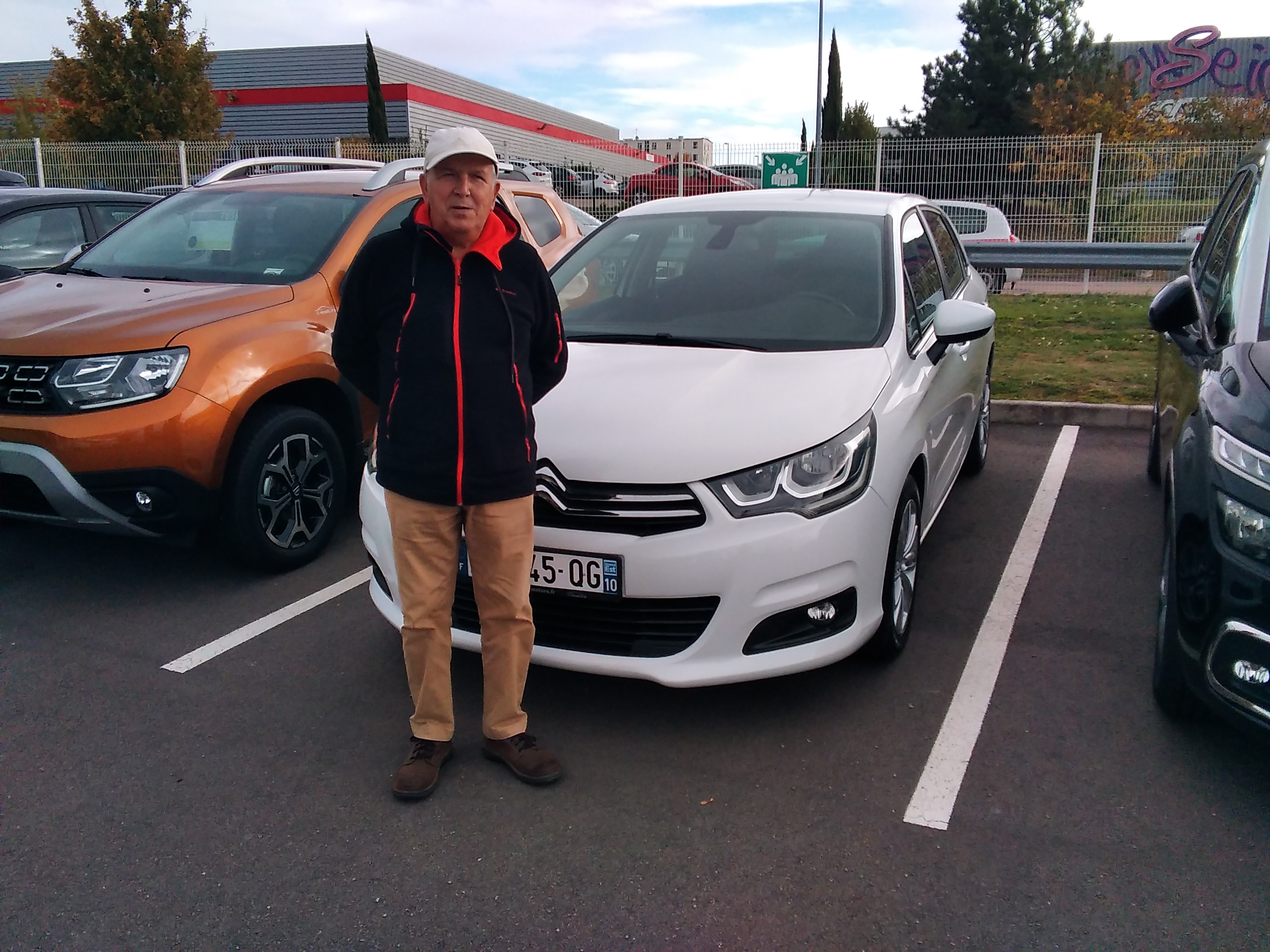 Avis-mandataire-auto-Emotors-Citroen-C4-Puretech-130-s-s-eat6-feel.