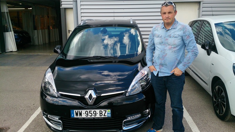Avis-mandataire-auto-Emotors--Renault-grand-scenic-iii-bose-dci-130-energy-7-places-.